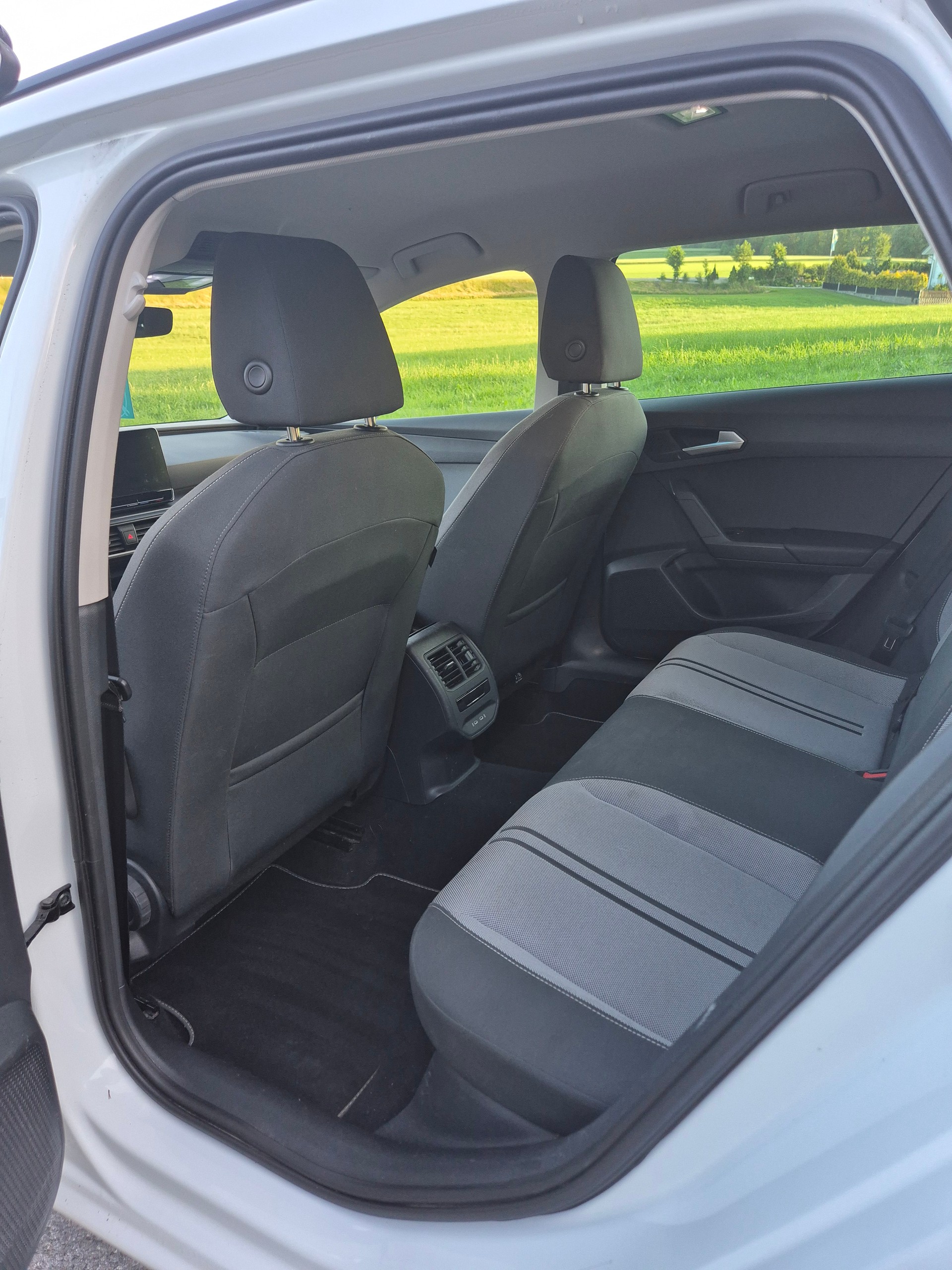 SEAT Leon ST 2.0 TDI EVO DSG Style-image-9