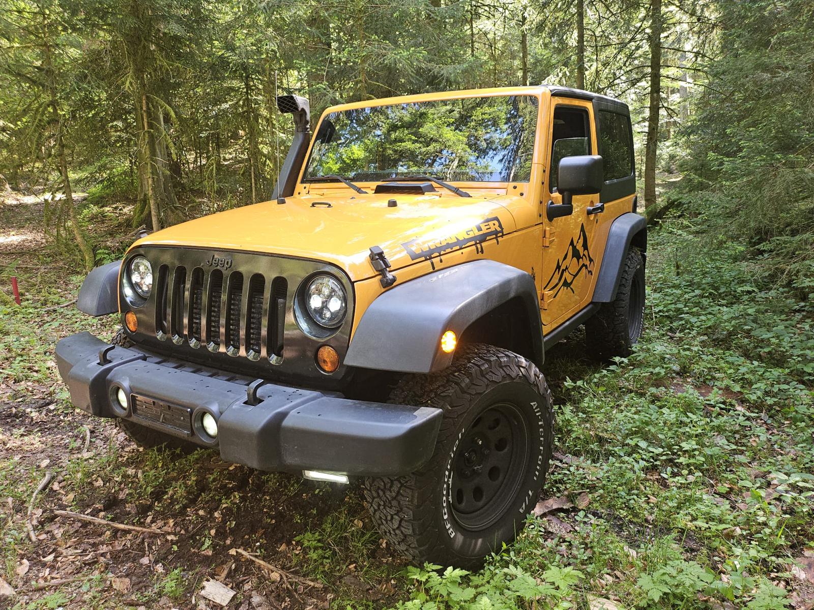 JEEP Wrangler 2.8 CRD Sport Automatic softtop-image-0