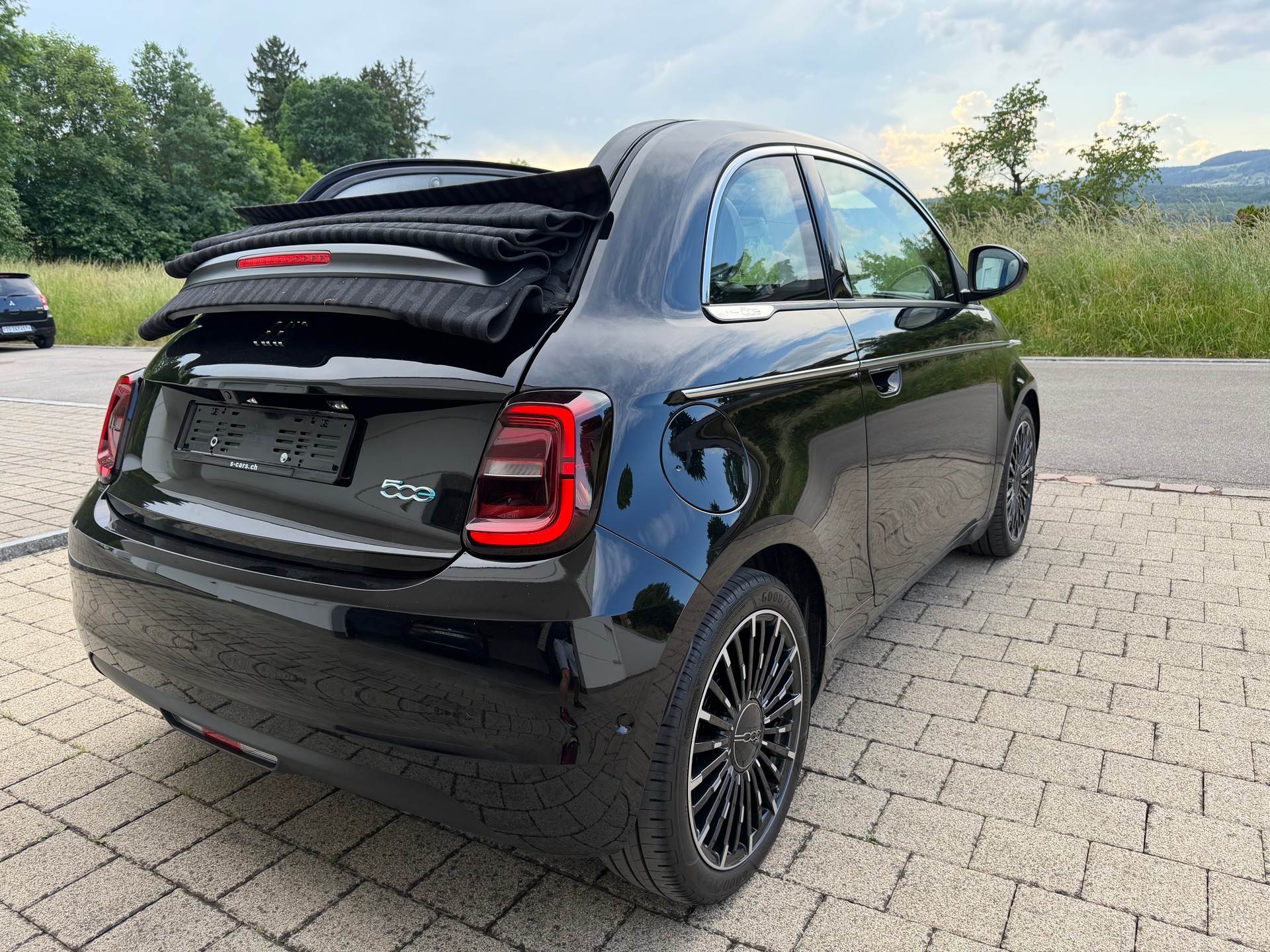 FIAT 500 C electric 87 kW La Prima By Bocelli-showroom-element-3