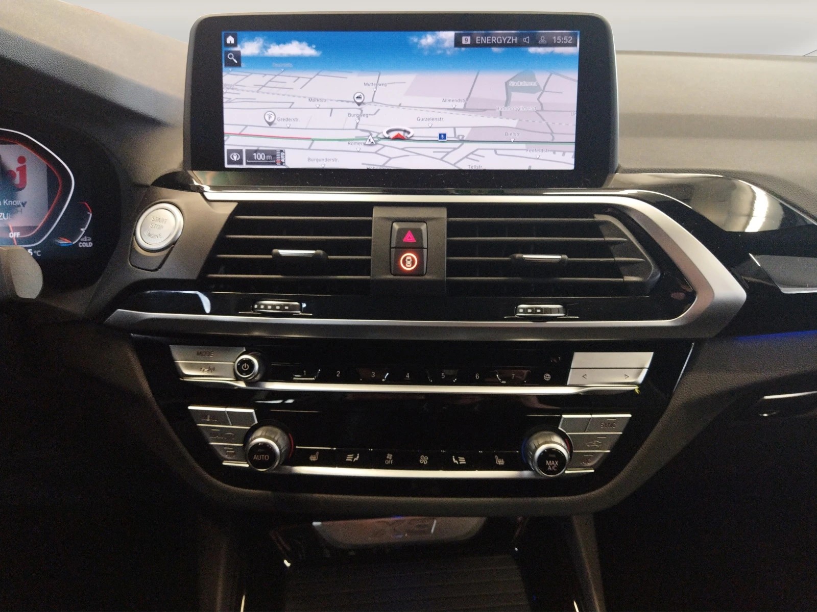 BMW X3 xDrive 48V 20d Steptronic // CH- Fahrzeug // Head-Up Display // Ambientes Licht-image-13