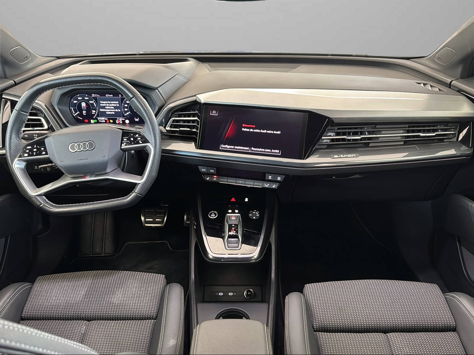 AUDI Q4 e-tron 50 quattro-image-12
