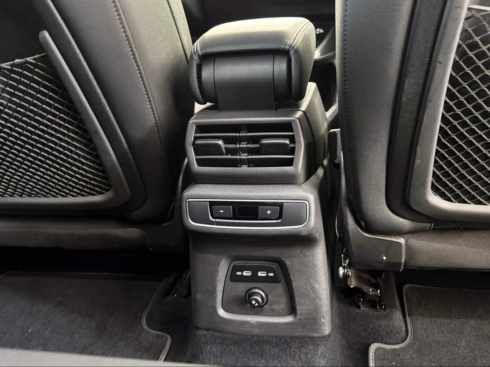 AUDI Q4 e-tron 50 quattro-image-16