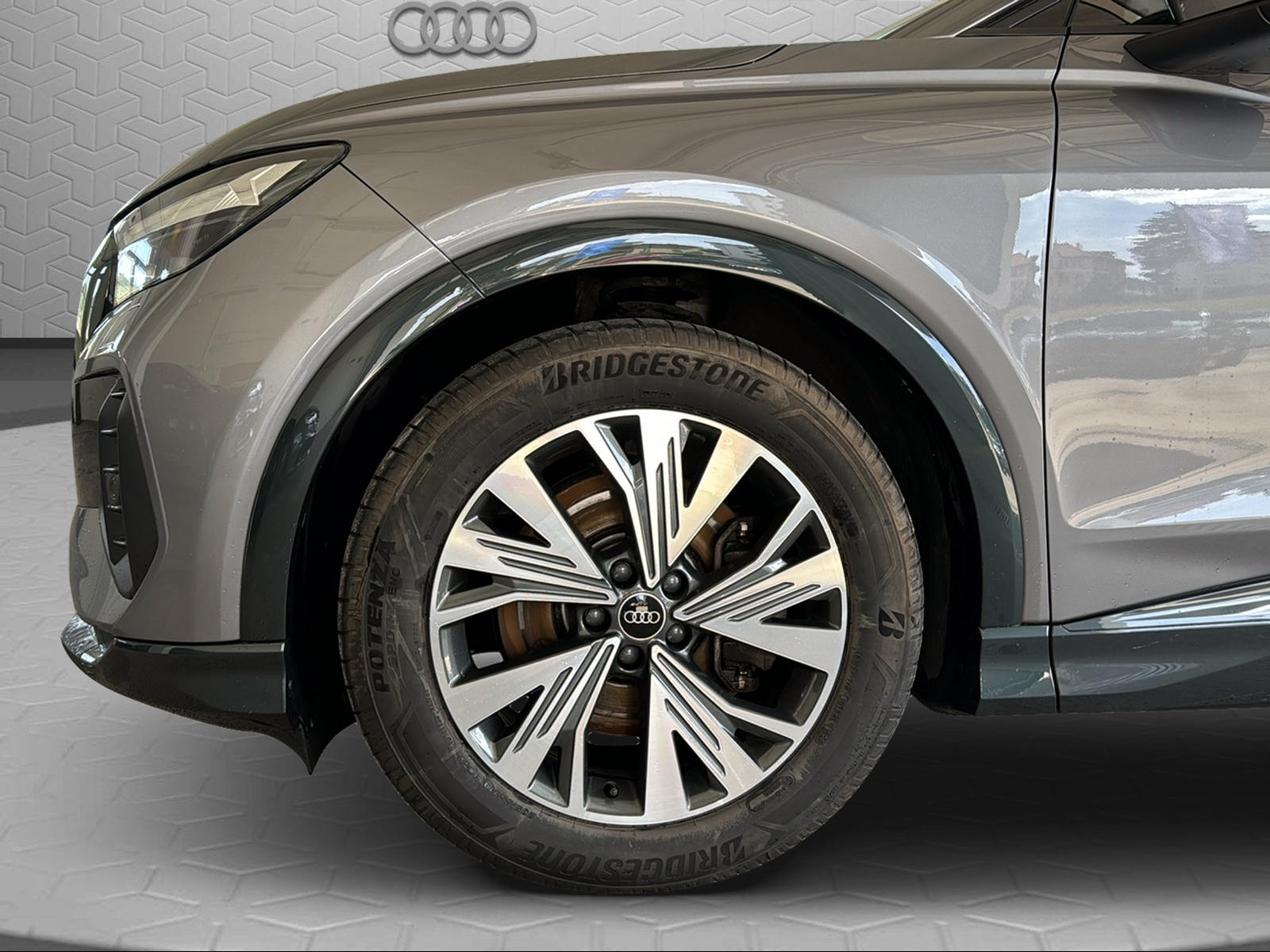AUDI Q4 e-tron 50 quattro-image-8