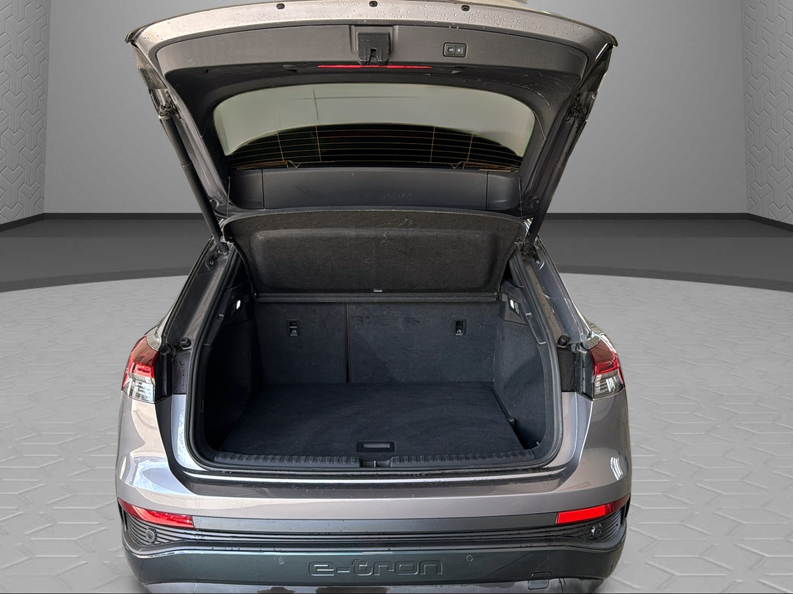AUDI Q4 e-tron 50 quattro-image-9