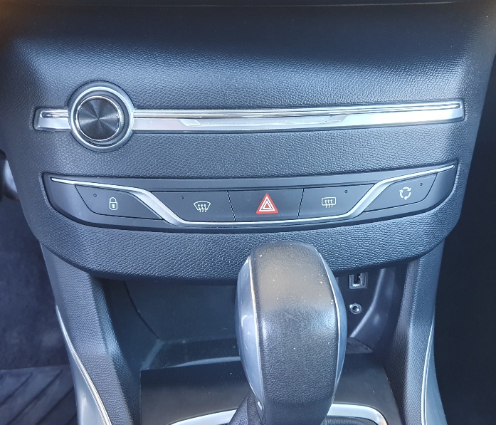 PEUGEOT 308 1.2 THP Allure Automat-image-15