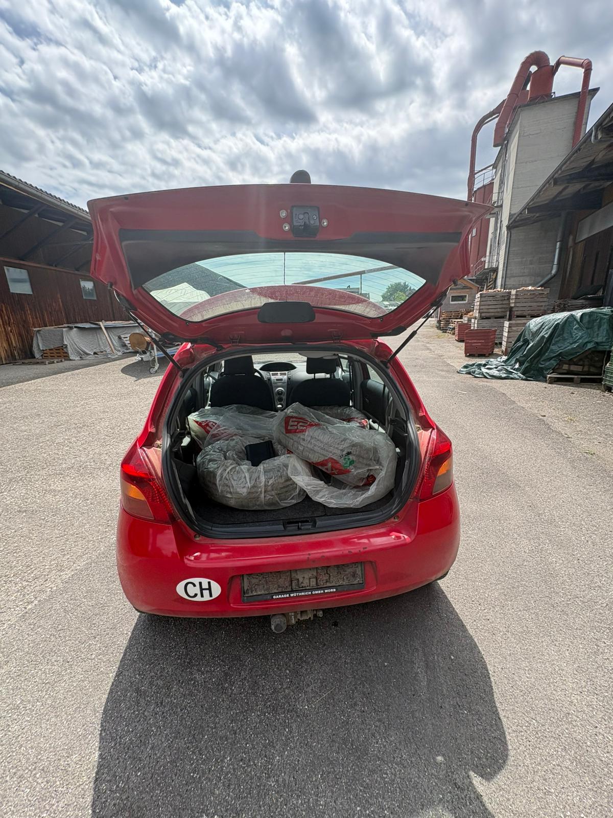 TOYOTA Yaris 1.3 Chic-image-2