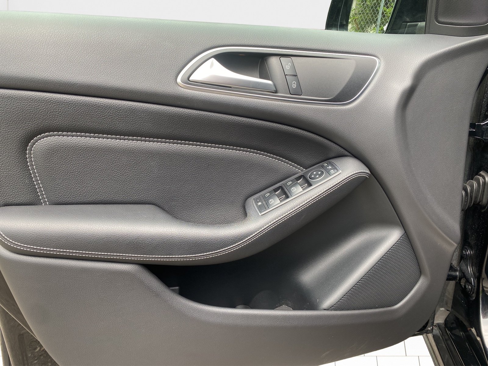 MERCEDES-BENZ B 200 Style Night-Paket 7G-DCT Vollaustattung-image-10