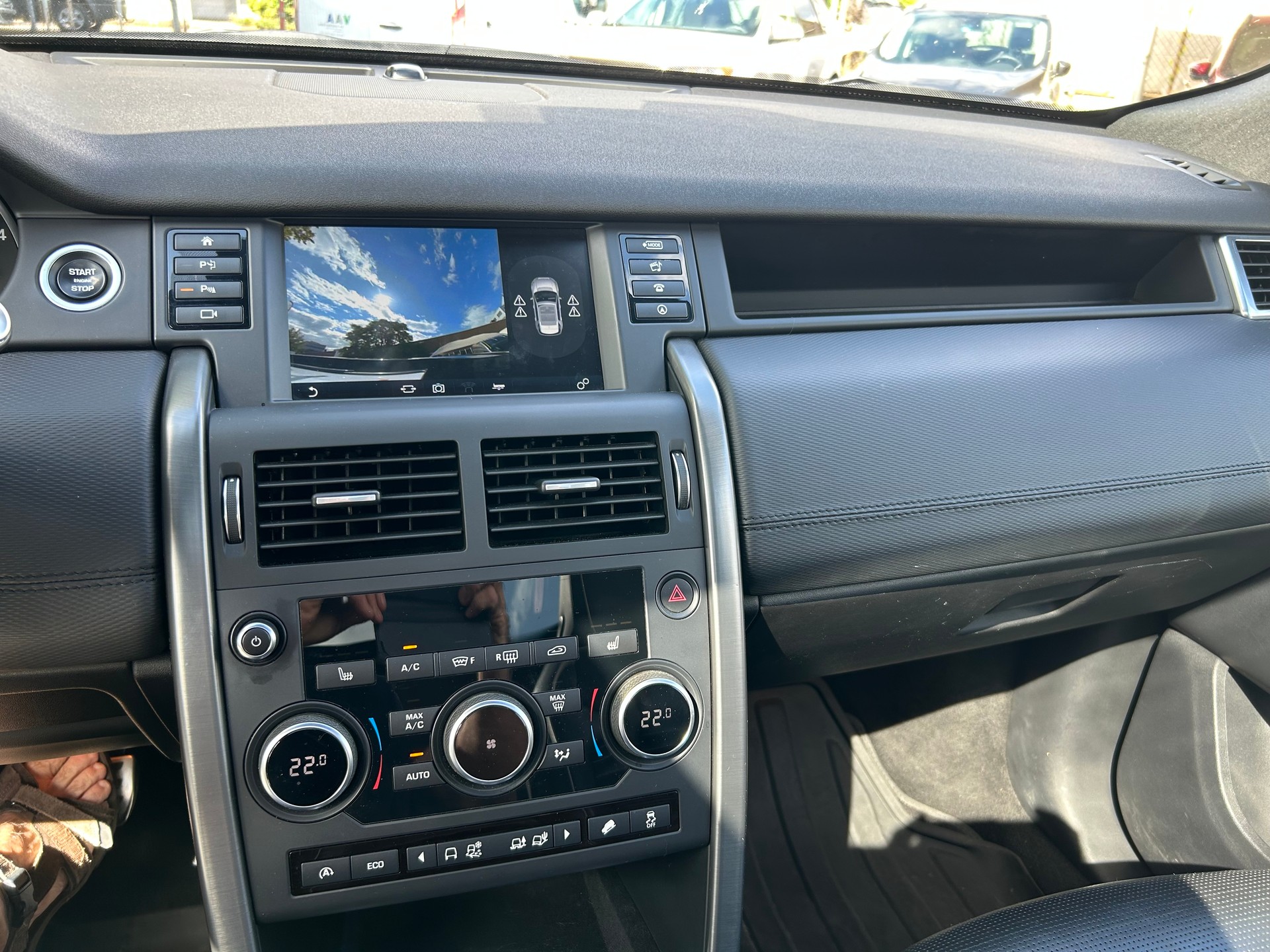 LAND ROVER Discovery Sport 2.0 TD4 HSE Luxury-image-15