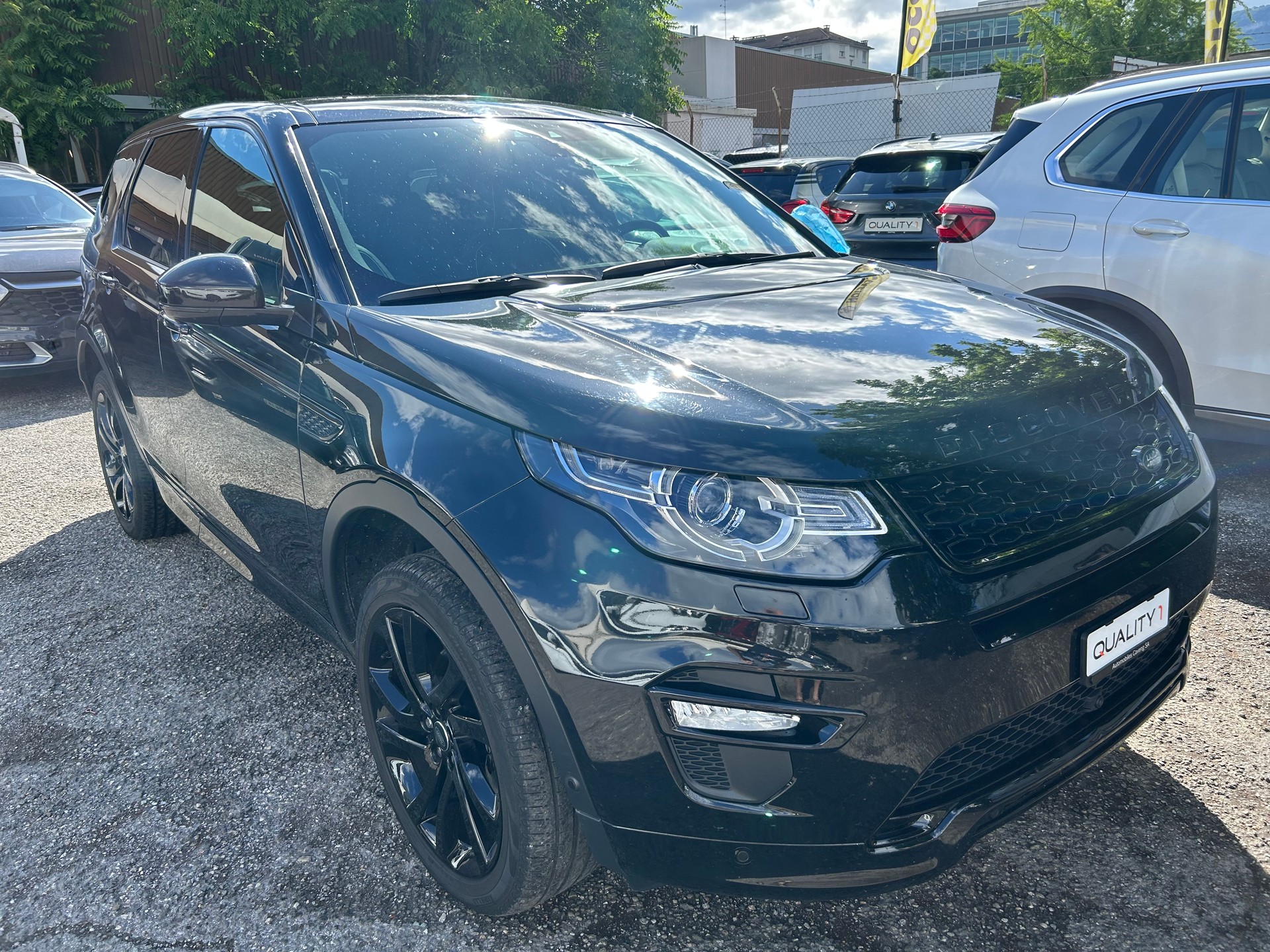 LAND ROVER Discovery Sport 2.0 TD4 HSE Luxury-image-2