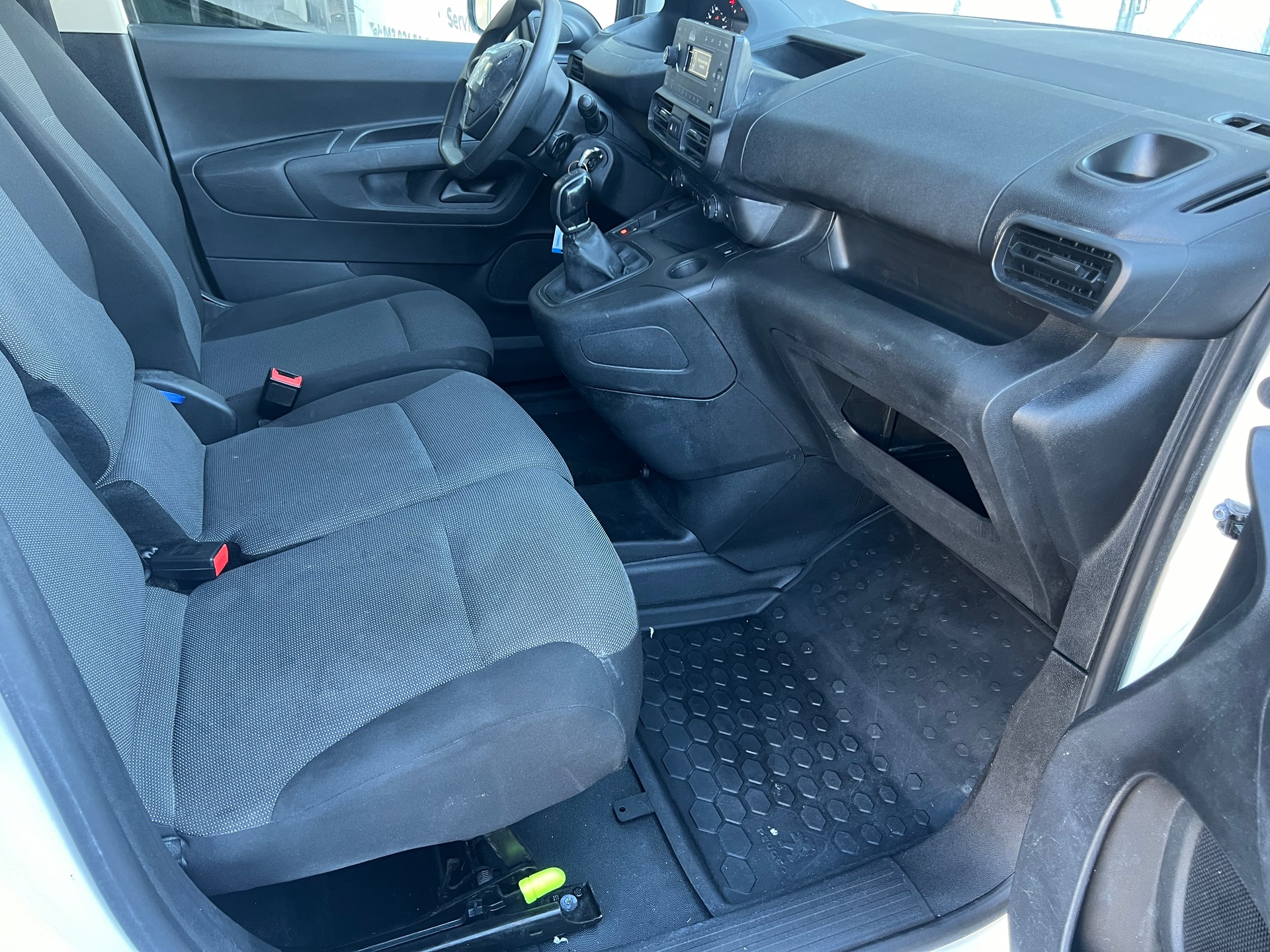 PEUGEOT Partner 1.5 Blue HDi s/s Premium 650kg-image-11