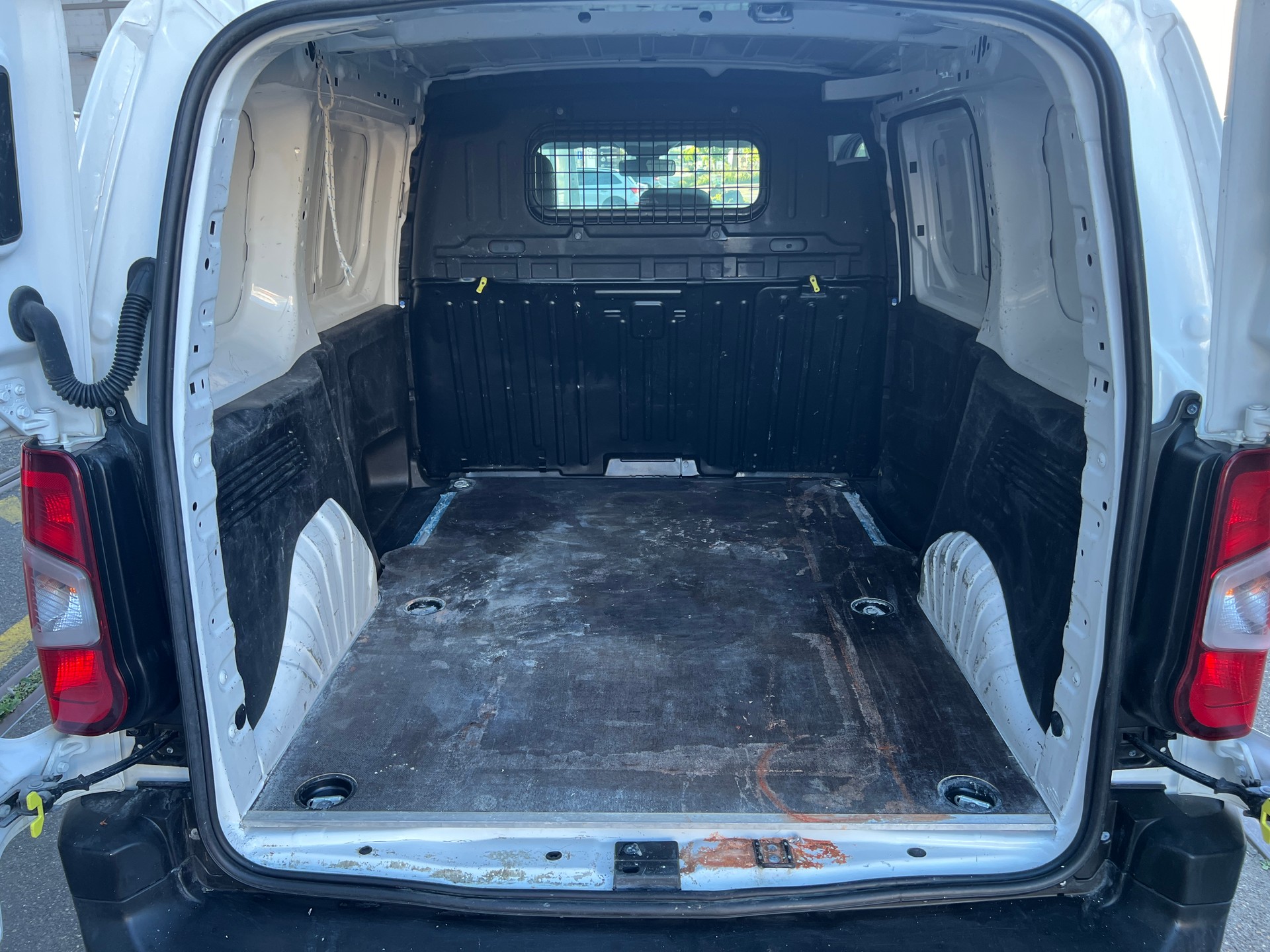 PEUGEOT Partner 1.5 Blue HDi s/s Premium 650kg-image-12