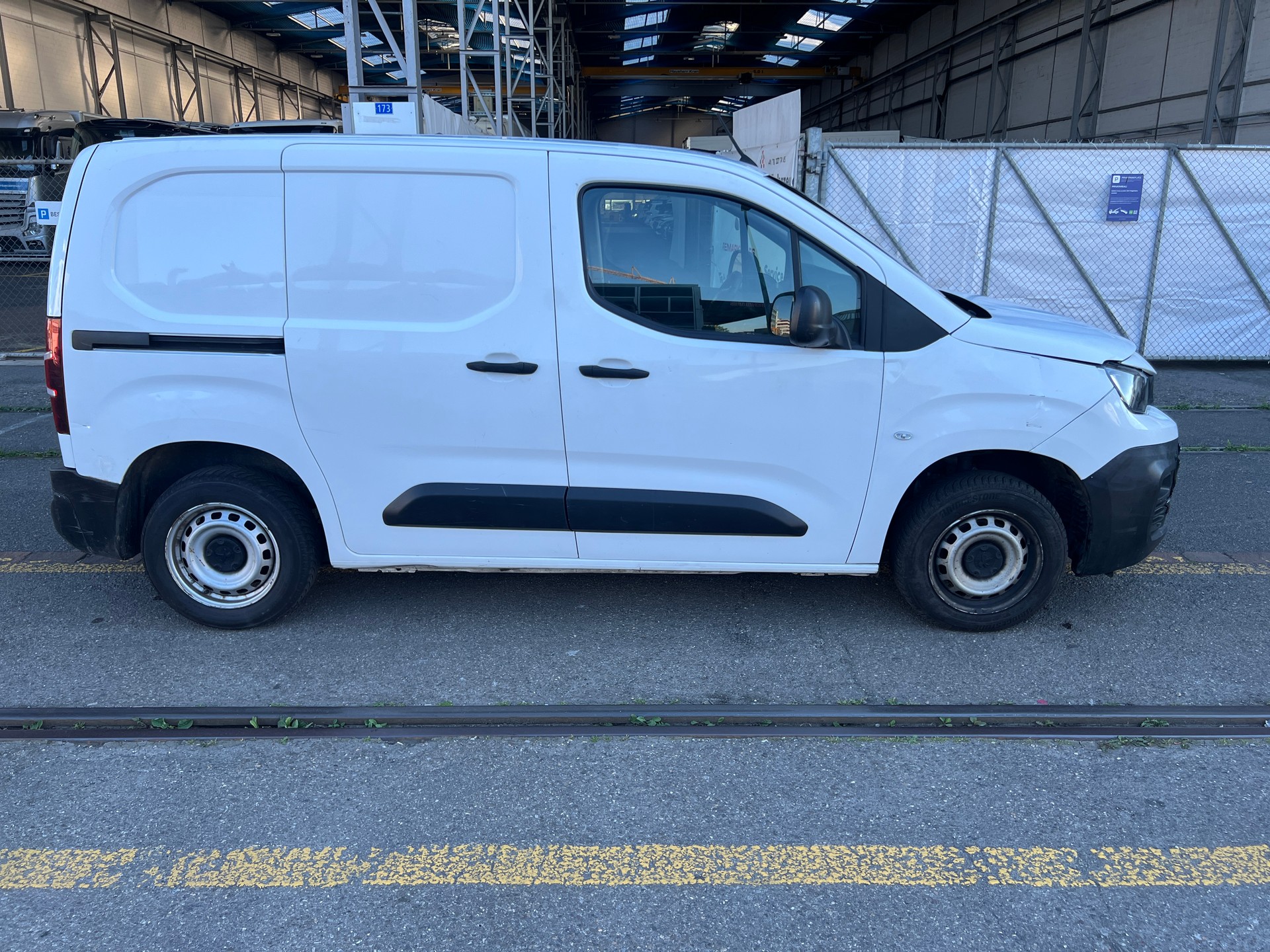 PEUGEOT Partner 1.5 Blue HDi s/s Premium 650kg-showroom-element-3