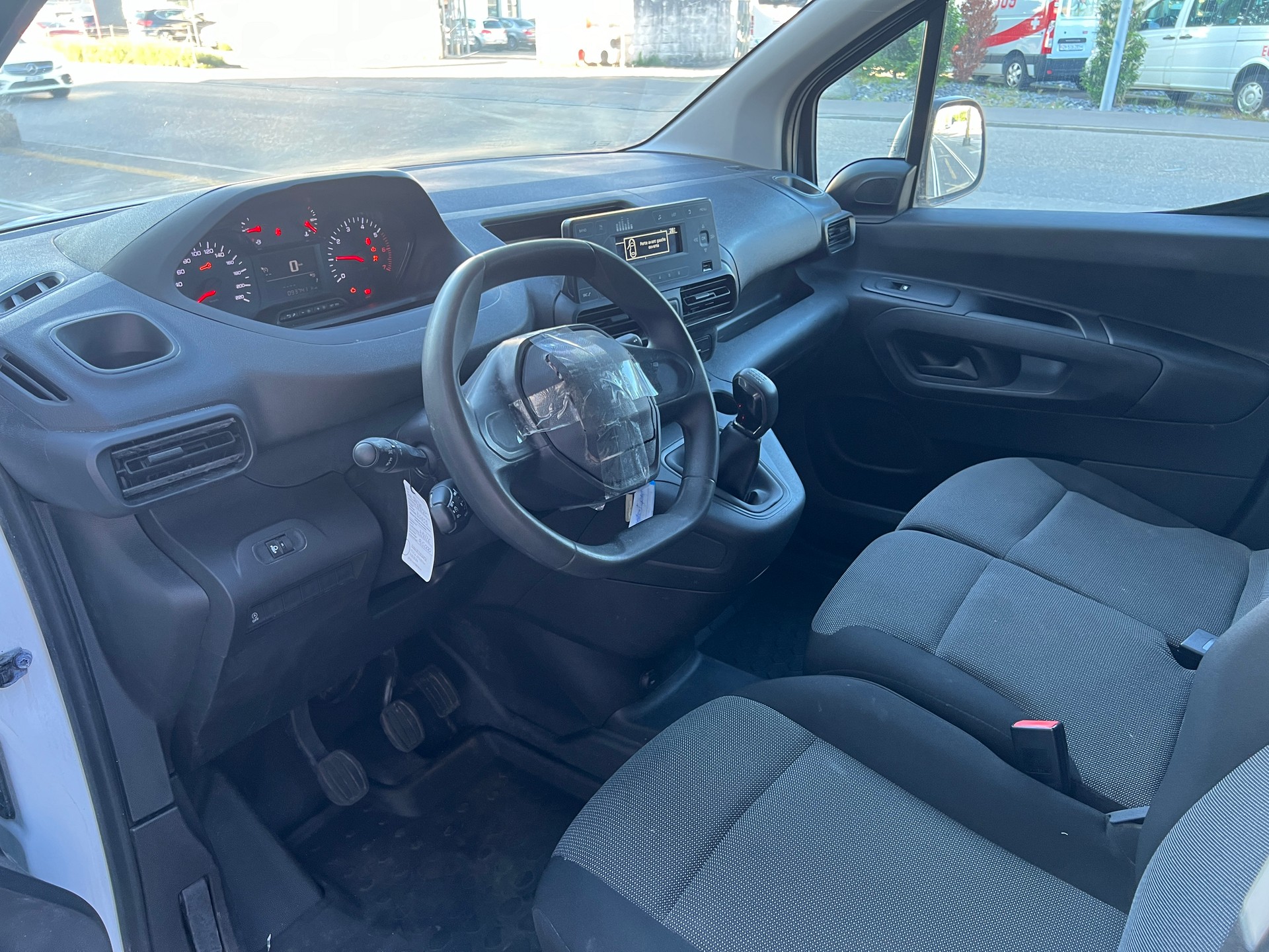 PEUGEOT Partner 1.5 Blue HDi s/s Premium 650kg-image-9