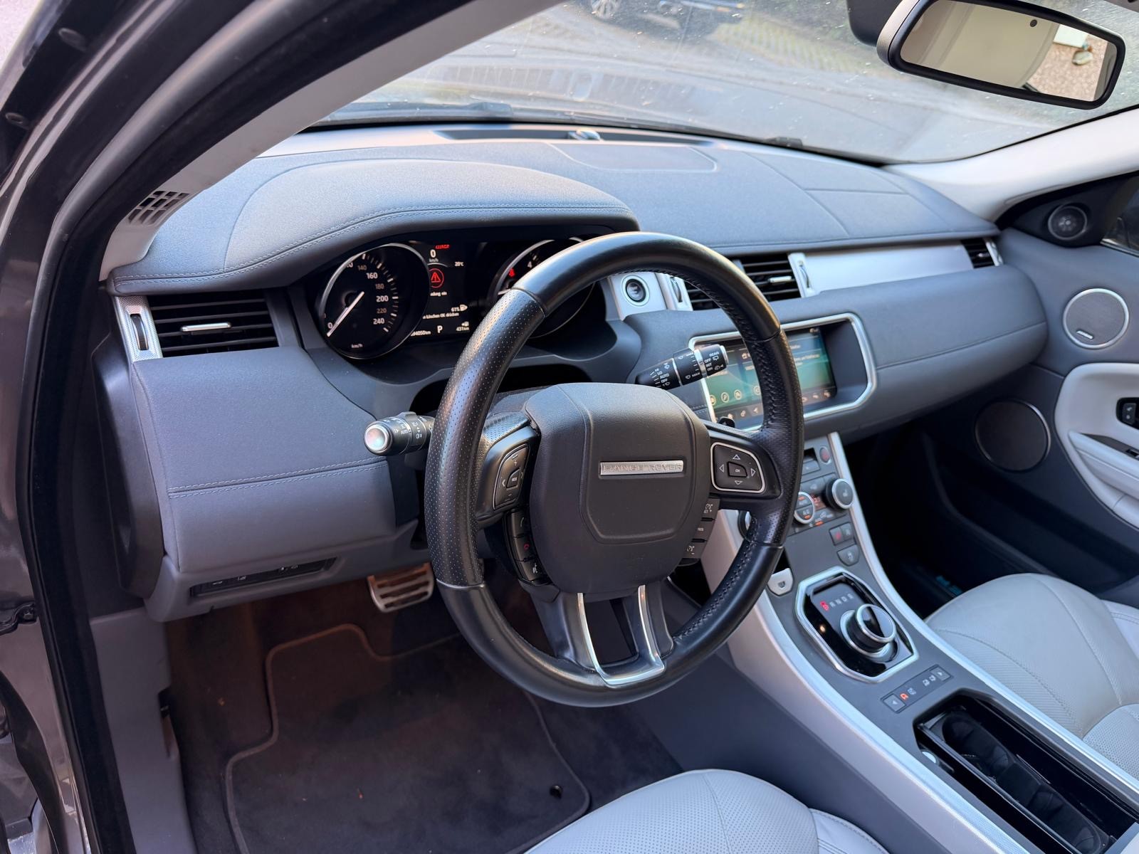 LAND ROVER Range Rover Evoque 2.0 TD4 HSE Dynamic-image-10