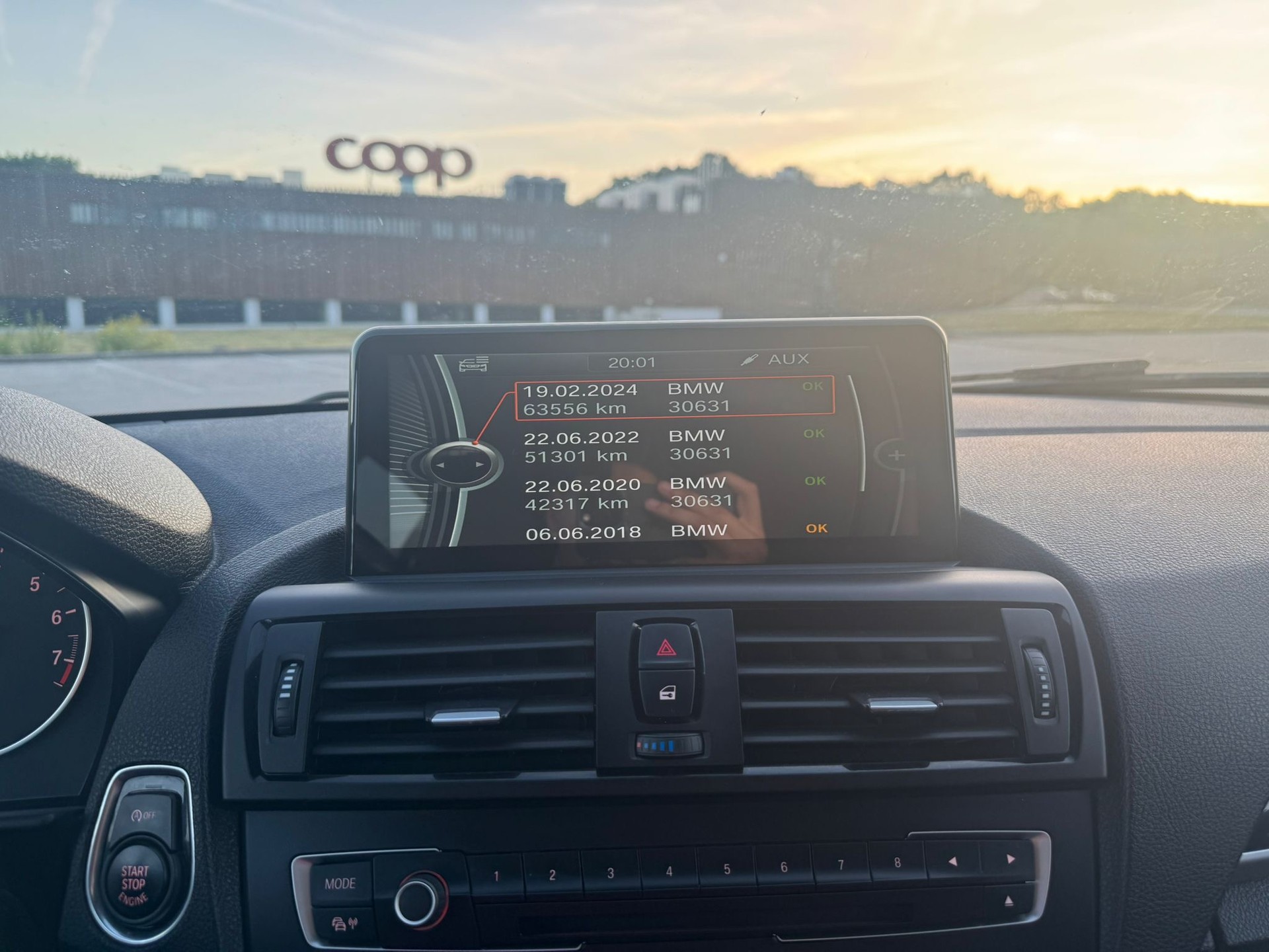 BMW 118i Urban Line Steptronic-image-14