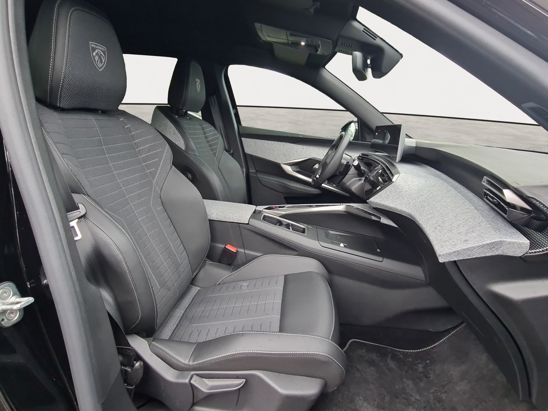 PEUGEOT 5008 145 Hybrid e-DCS6 GT-image-13