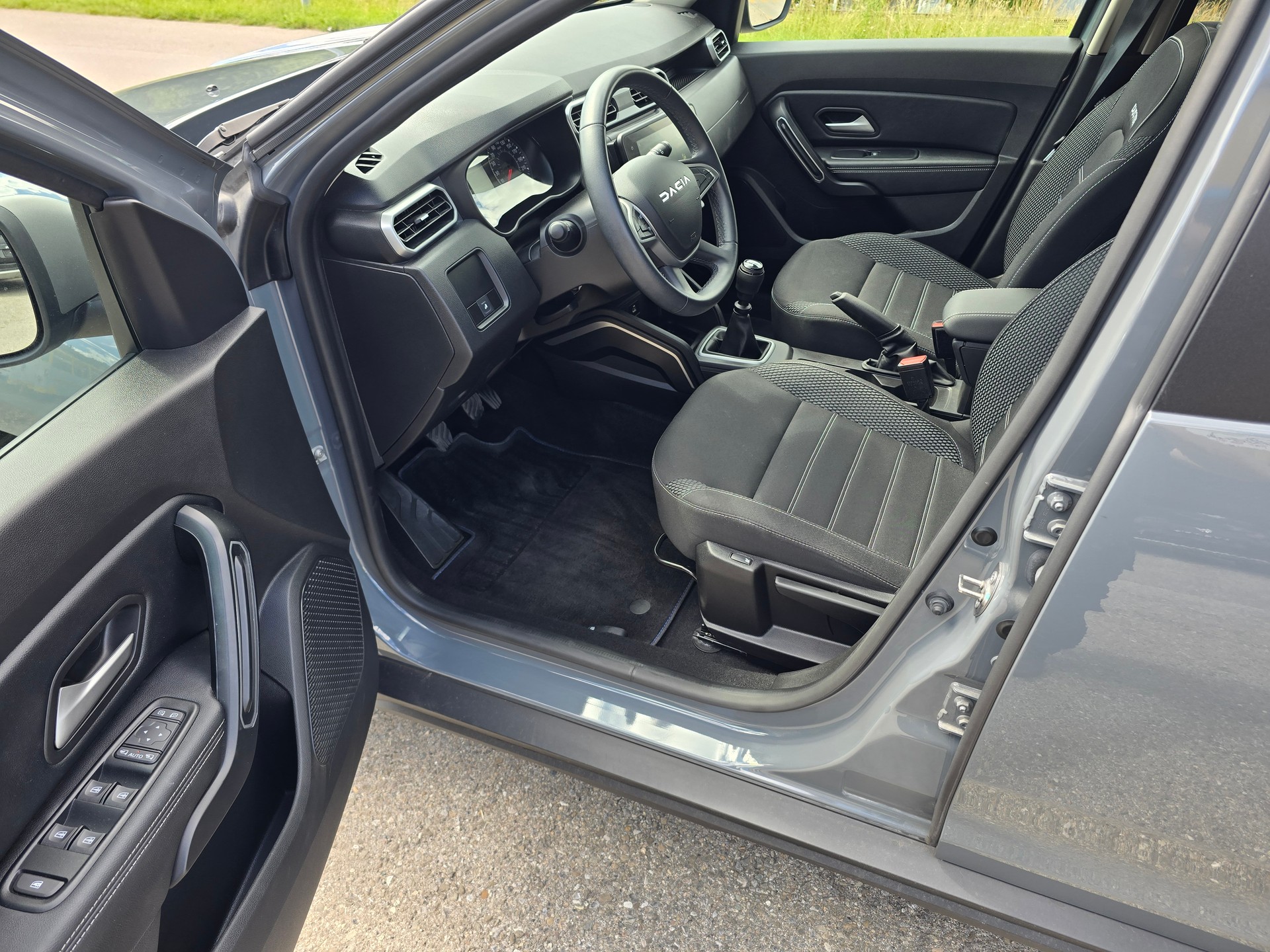 DACIA Duster TCe 150 Journey+ 4x4-image-6