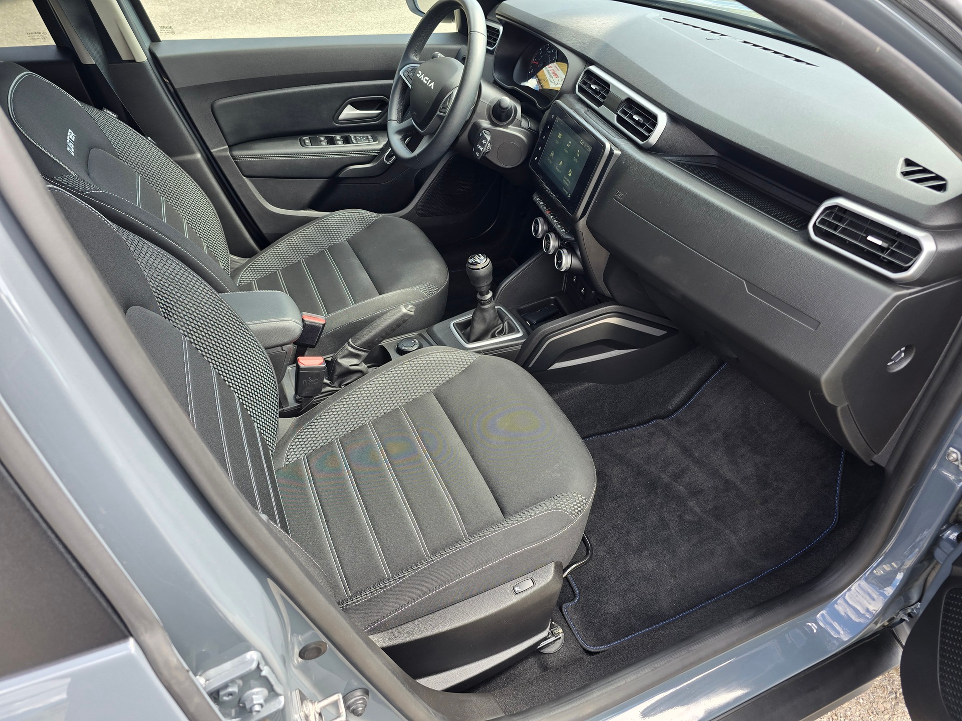DACIA Duster TCe 150 Journey+ 4x4-image-9