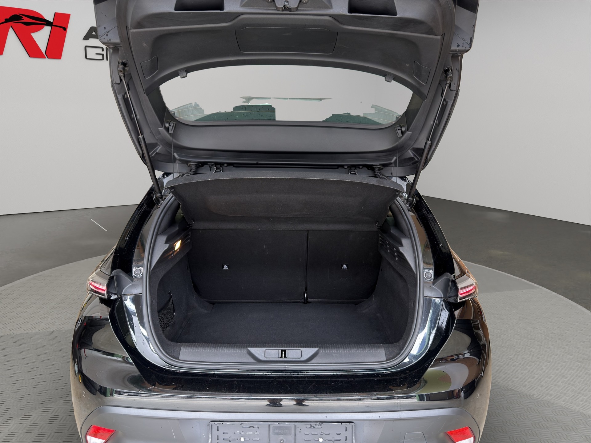 PEUGEOT 308 1.5 BlueHDI Active Pack EAT8-image-14