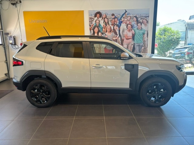 DACIA Duster HEV 155 Extreme Hybrid 4x4-image-3