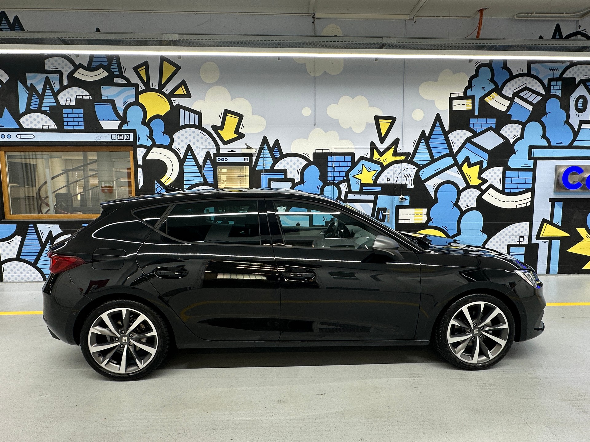 SEAT Leon 1.5 eTSI mHEV DSG FR-image-2