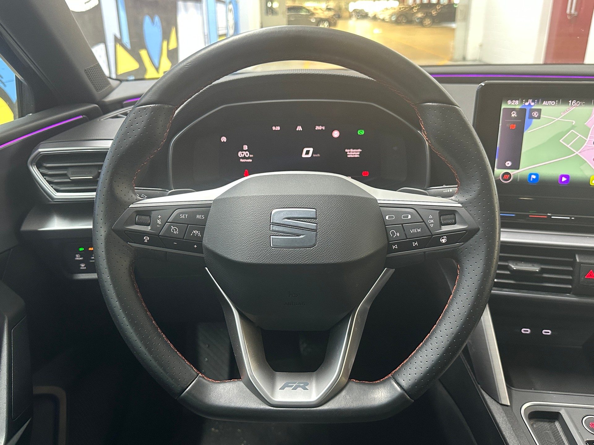 SEAT Leon 1.5 eTSI mHEV DSG FR-image-10