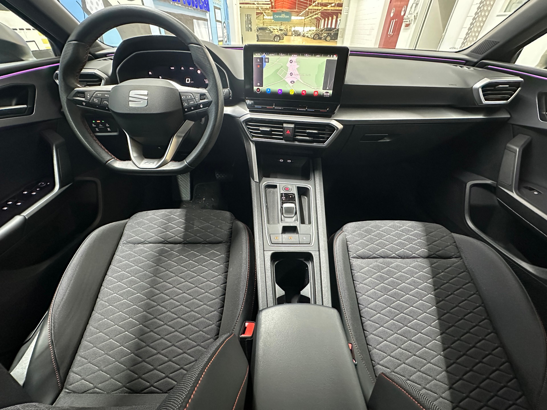 SEAT Leon 1.5 eTSI mHEV DSG FR-image-9