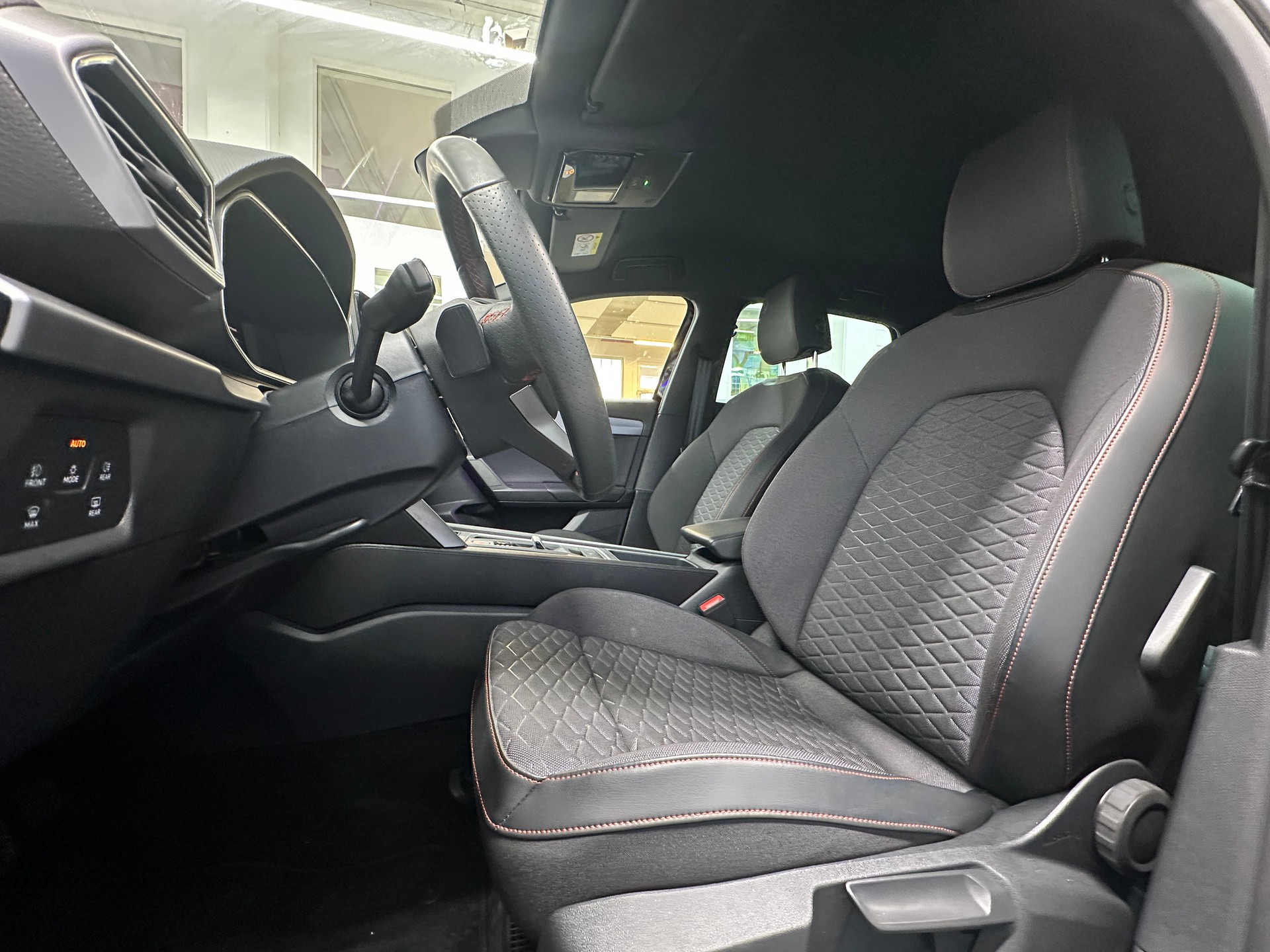 SEAT Leon 1.5 eTSI mHEV DSG FR-image-7