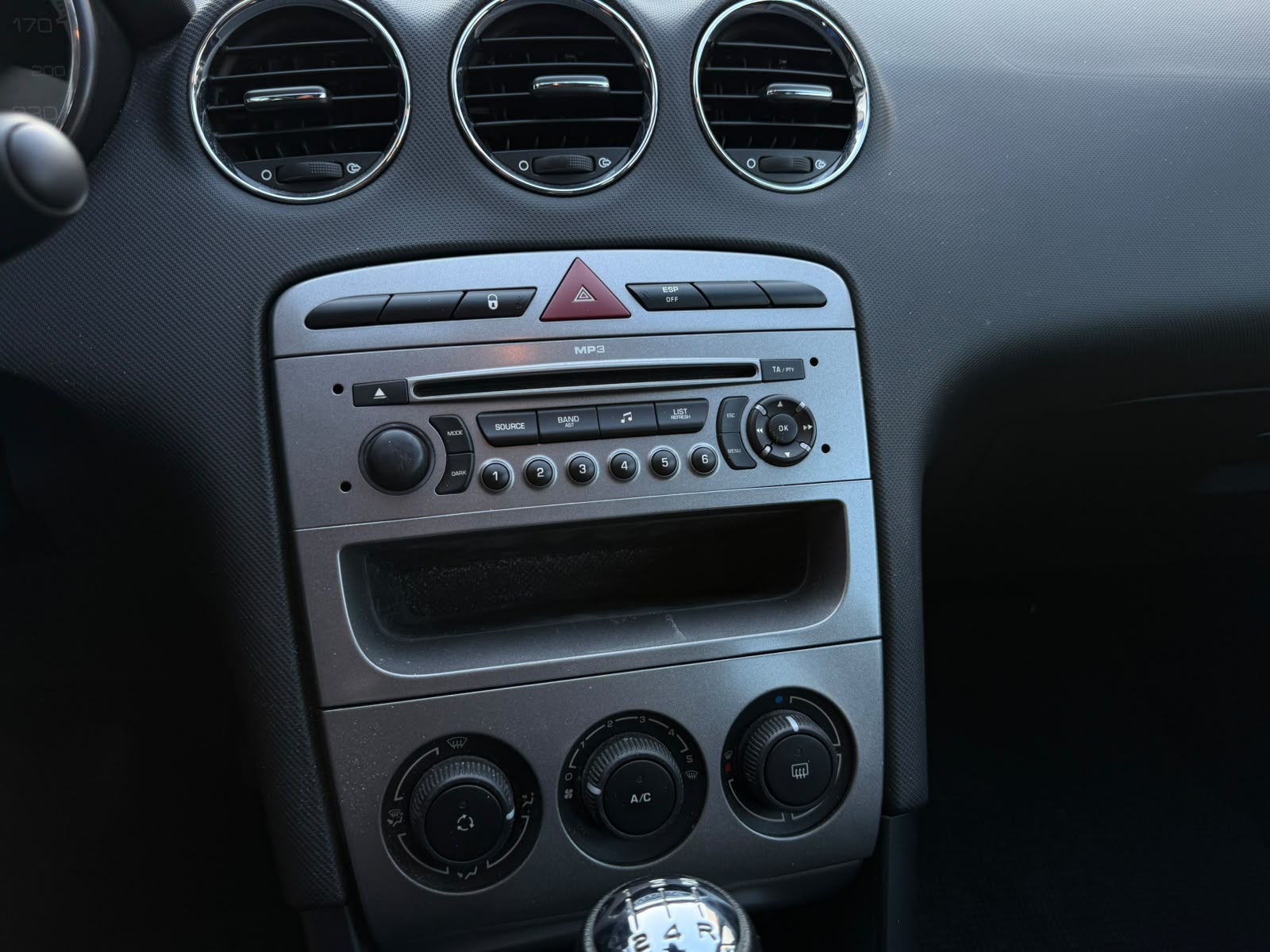 PEUGEOT 308 SW 1.6 16V VTI Sport-image-11