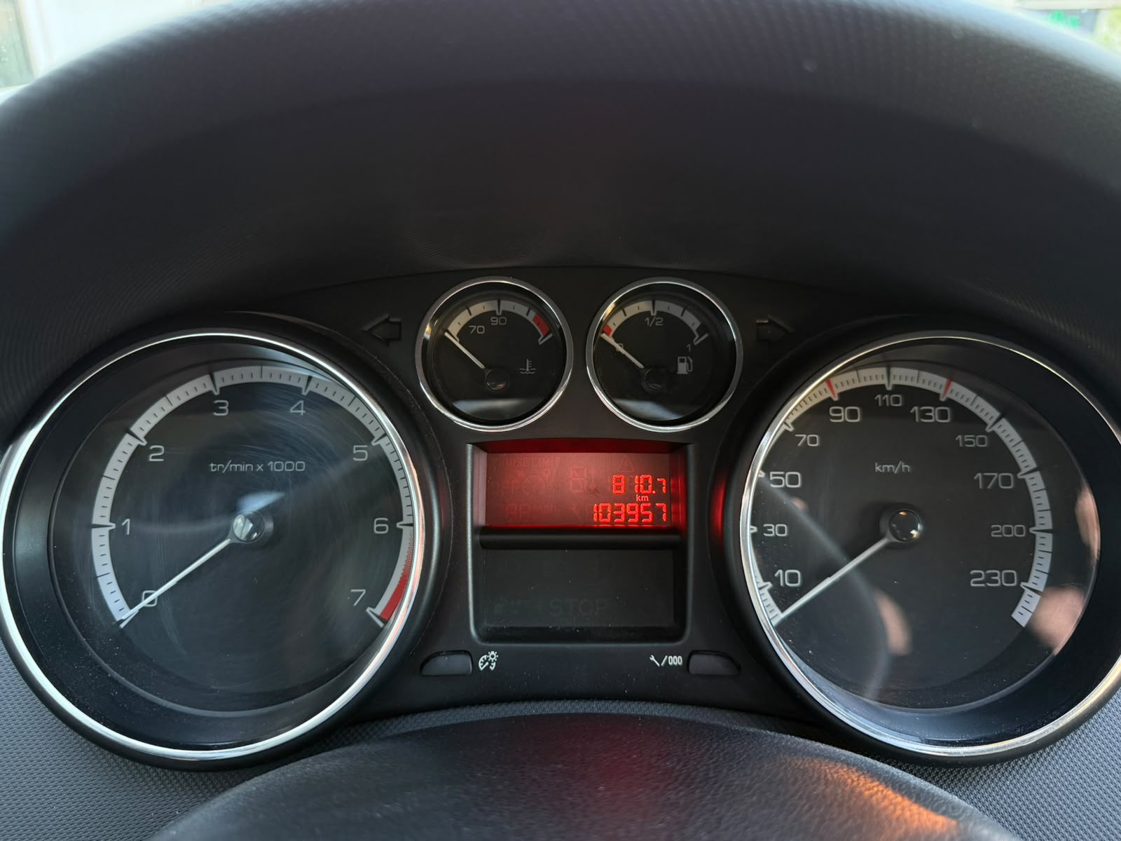 PEUGEOT 308 SW 1.6 16V VTI Sport-image-10