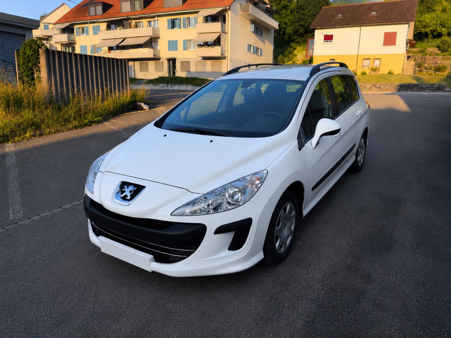 PEUGEOT 308 SW 1.6 16V VTI Sport-image-2