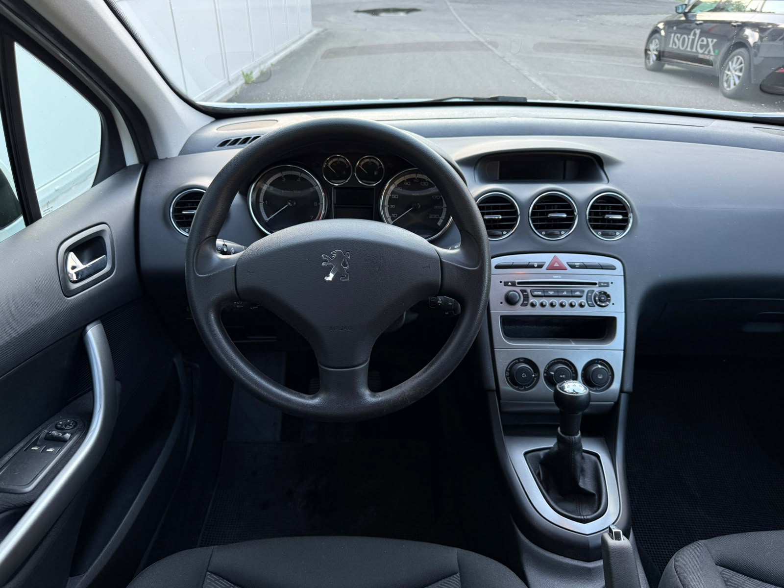 PEUGEOT 308 SW 1.6 16V VTI Sport-image-9