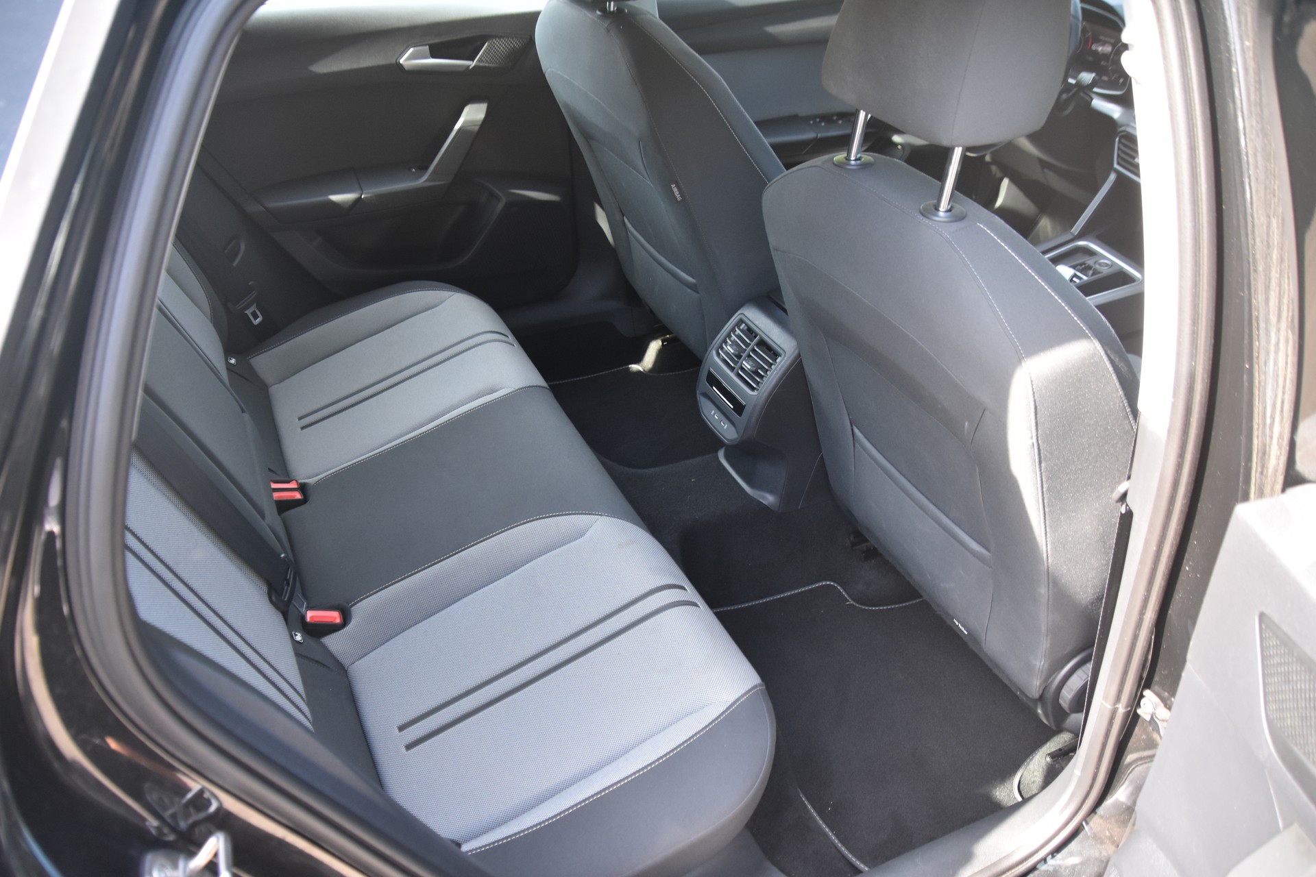 SEAT Leon ST 2.0 TDI EVO DSG 4Drive Style-image-10
