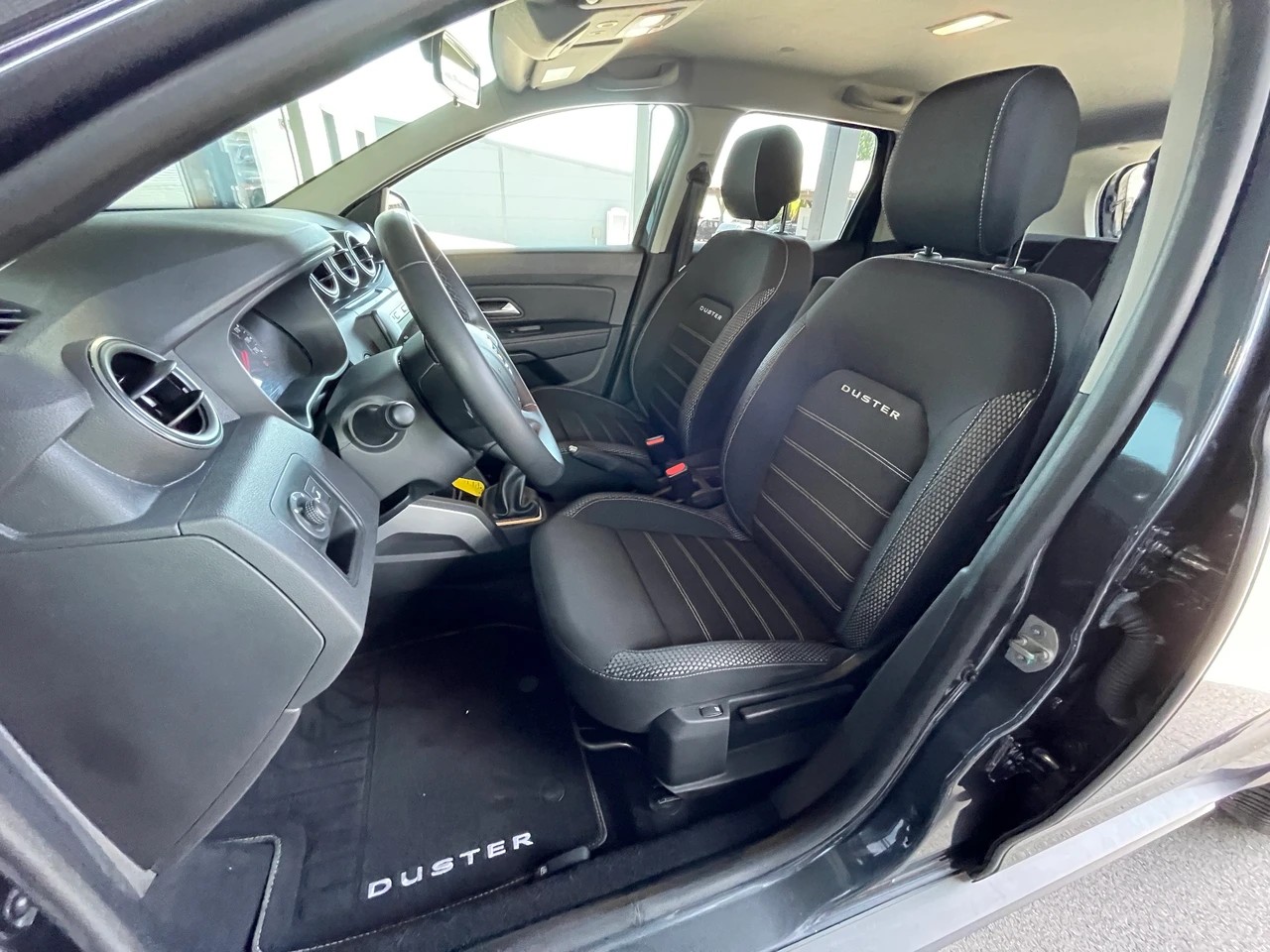 DACIA Duster dCi 115 Comfort 4x4-image-10