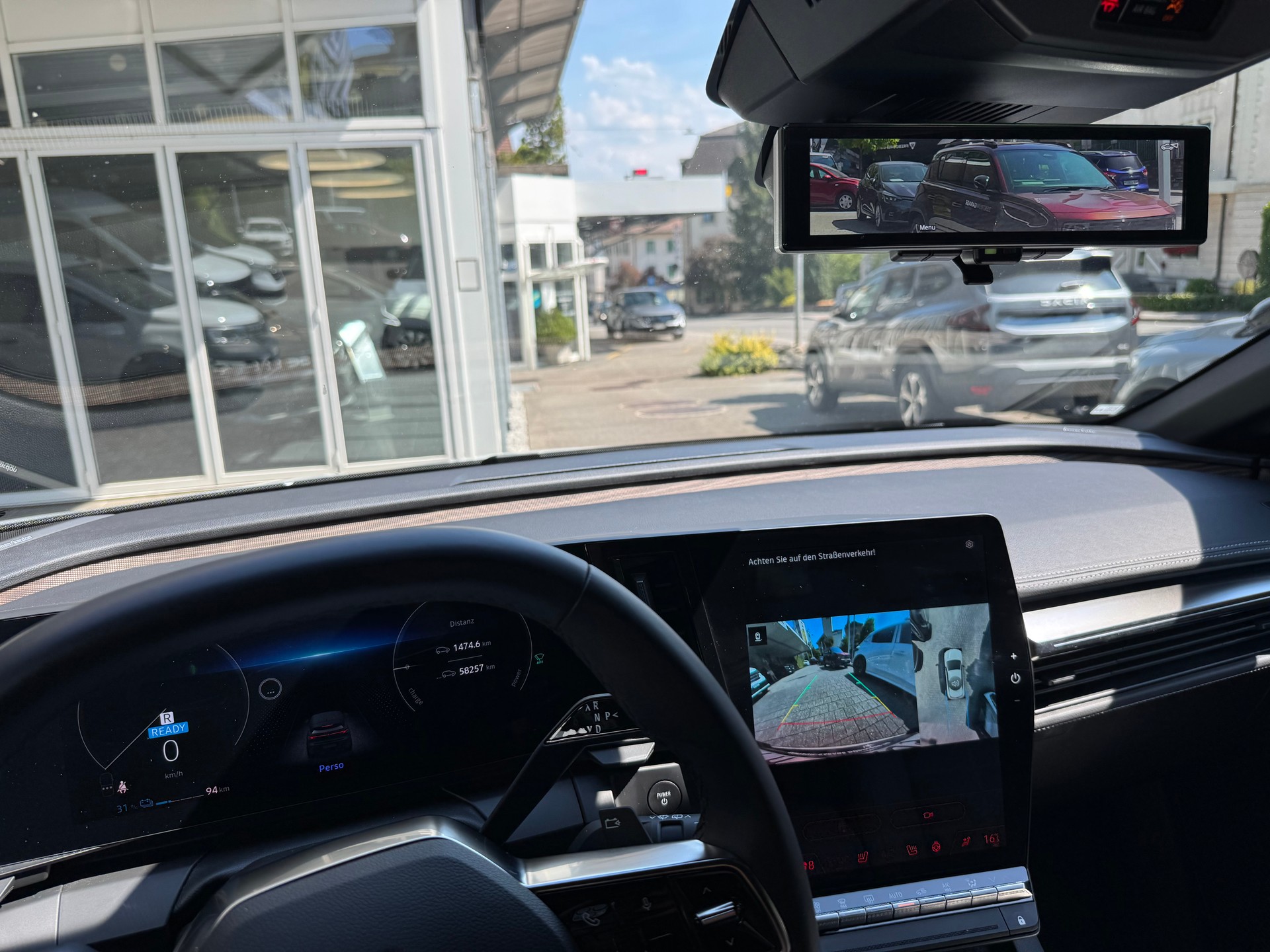 RENAULT Mégane E-TECH EV60 Iconic-image-9