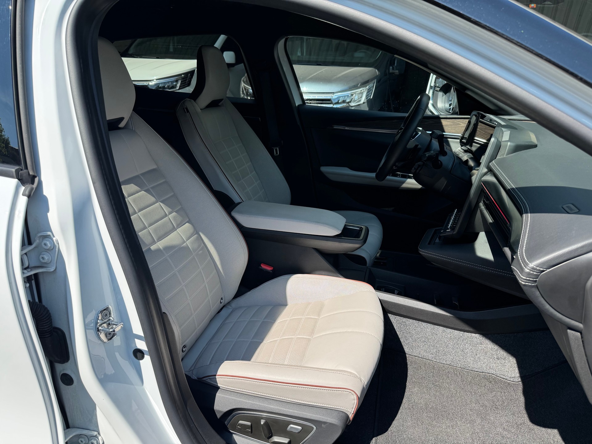 RENAULT Mégane E-TECH EV60 Iconic-image-10
