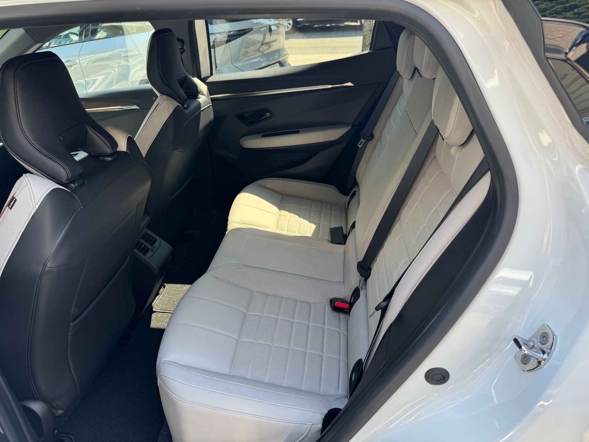RENAULT Mégane E-TECH EV60 Iconic-image-12