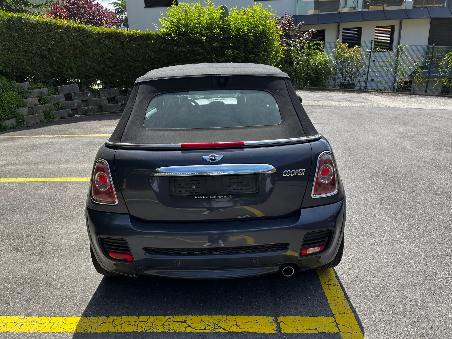 MINI 1.6i Cooper-image-1