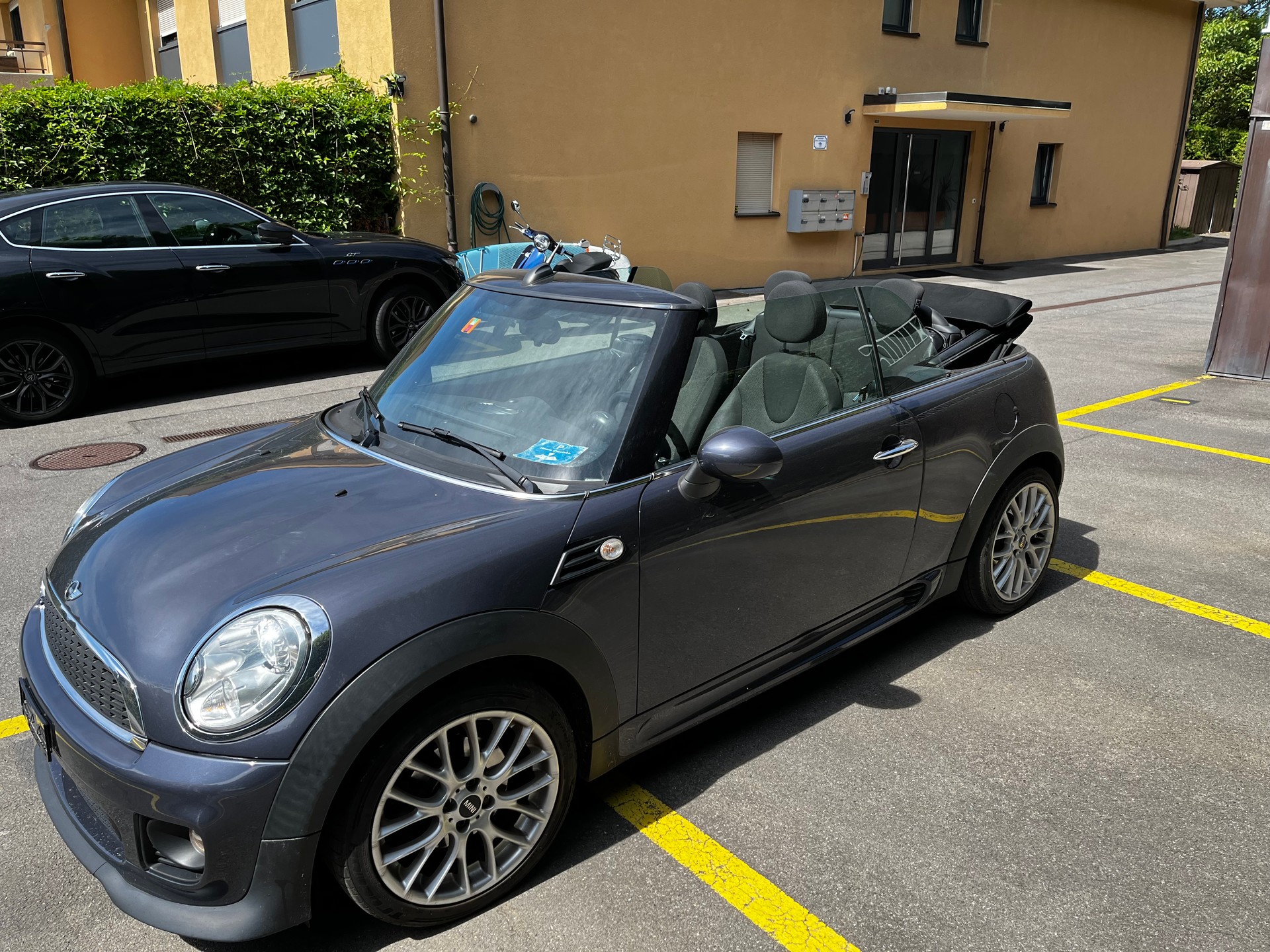 MINI 1.6i Cooper-image-4