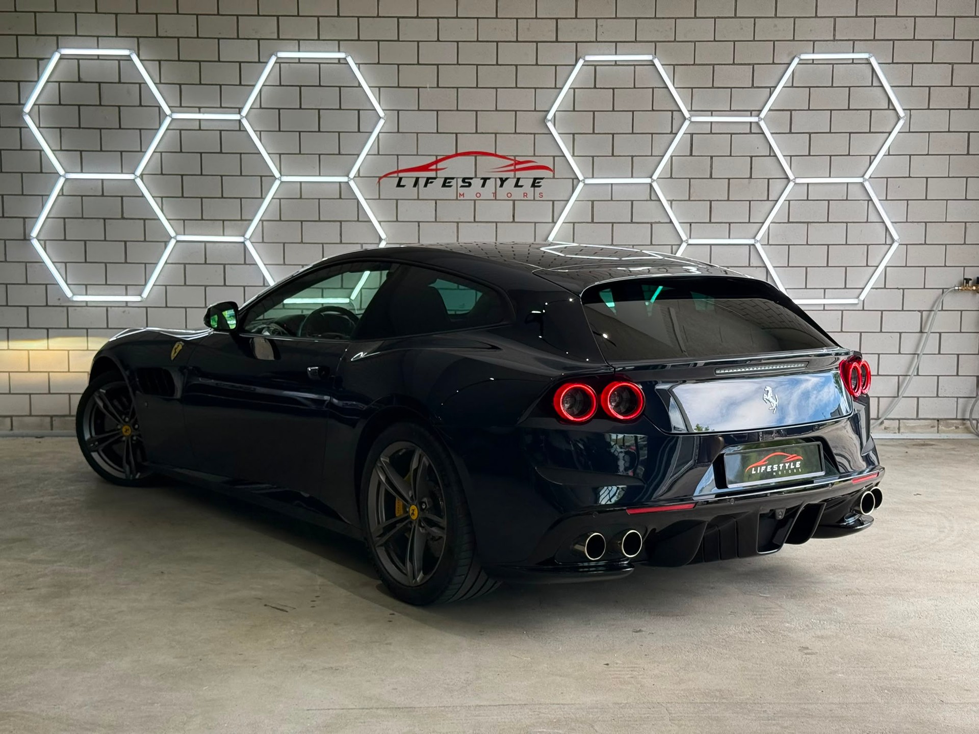 FERRARI GTC 4 Lusso-image-2