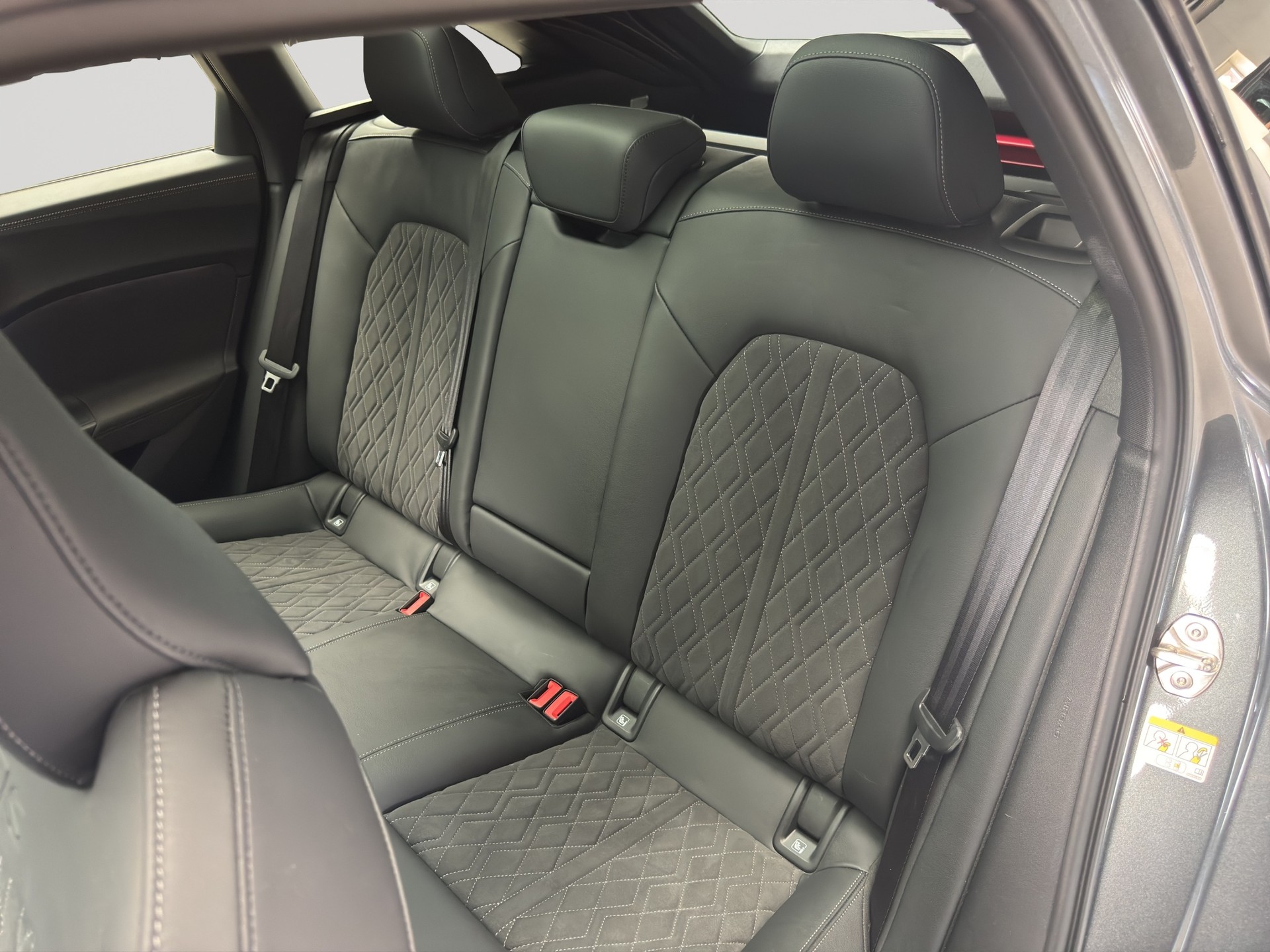 AUDI A5 Avant S Line Black LineTFSI-image-7
