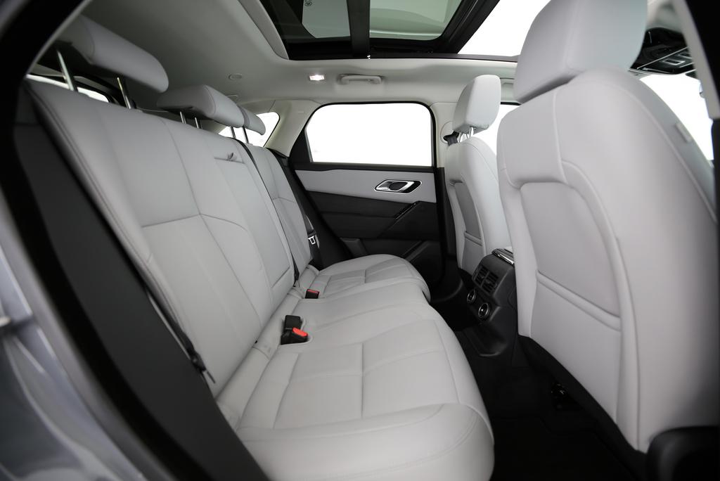 LAND ROVER Range Rover Velar 2.0 D I4 200 S-image-9