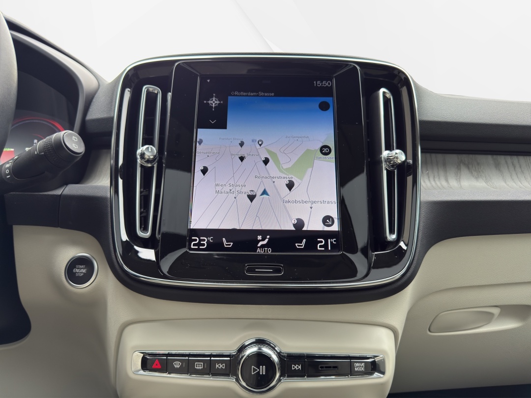 VOLVO XC40 T5 TwE Inscription DCT-image-13