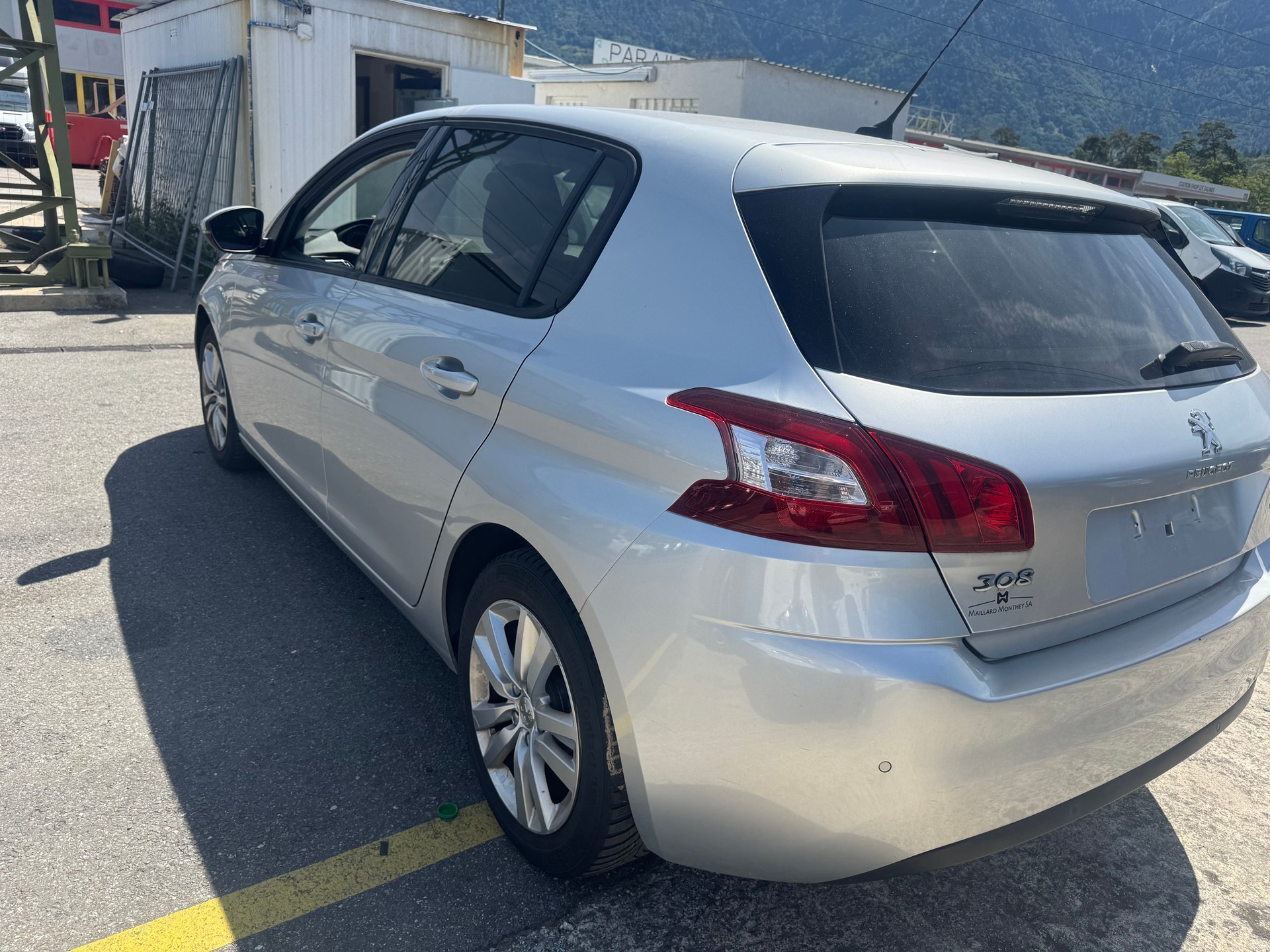 PEUGEOT 308 1.2 THP Active-image-8