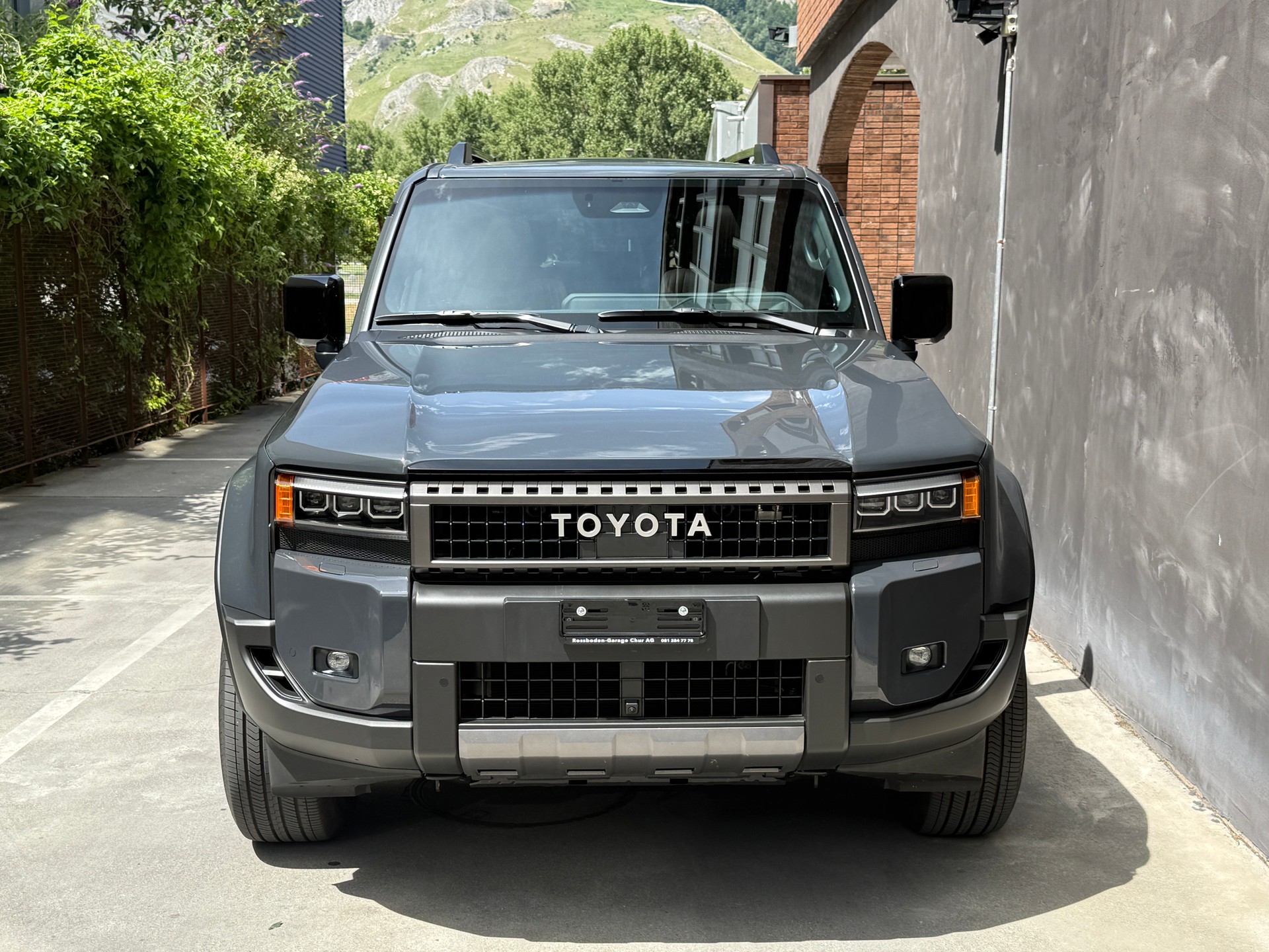 TOYOTA Land Cruiser 2.8TD 48V Invincible-image-2