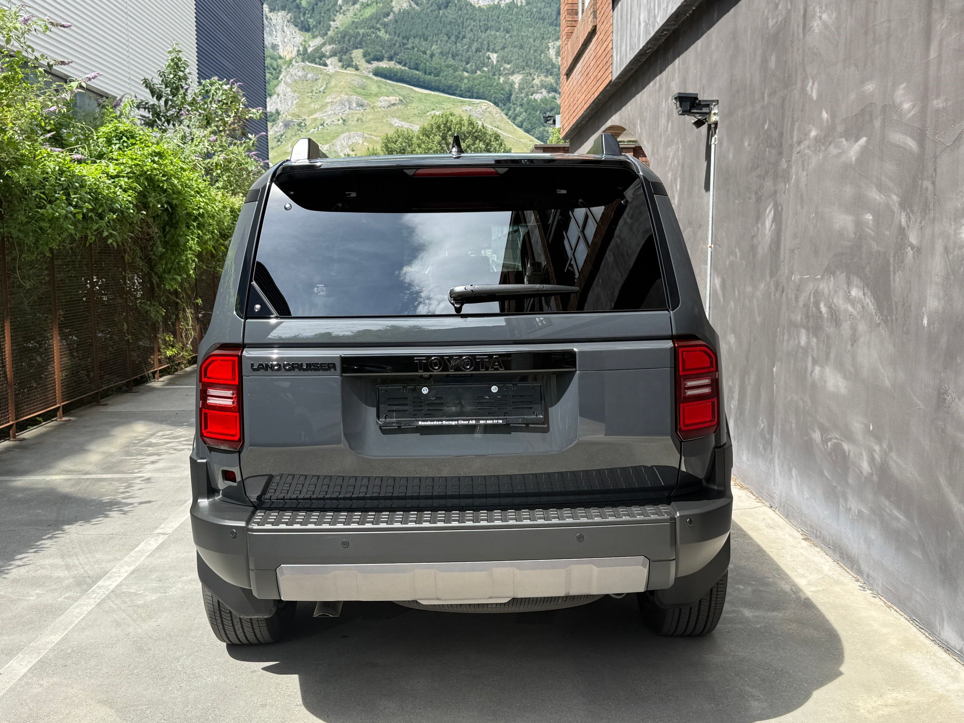 TOYOTA Land Cruiser 2.8TD 48V Invincible-image-5