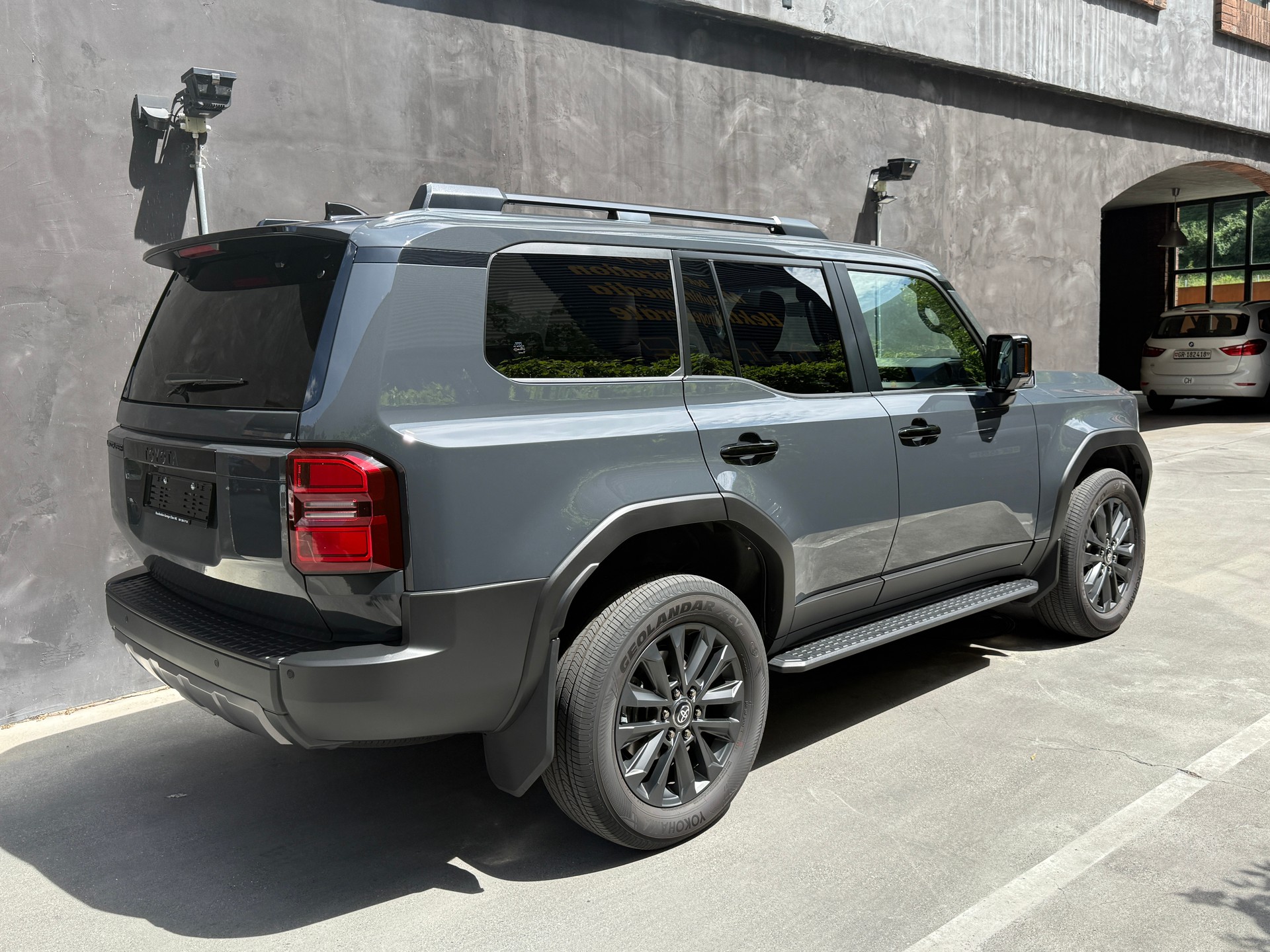 TOYOTA Land Cruiser 2.8TD 48V Invincible-image-4