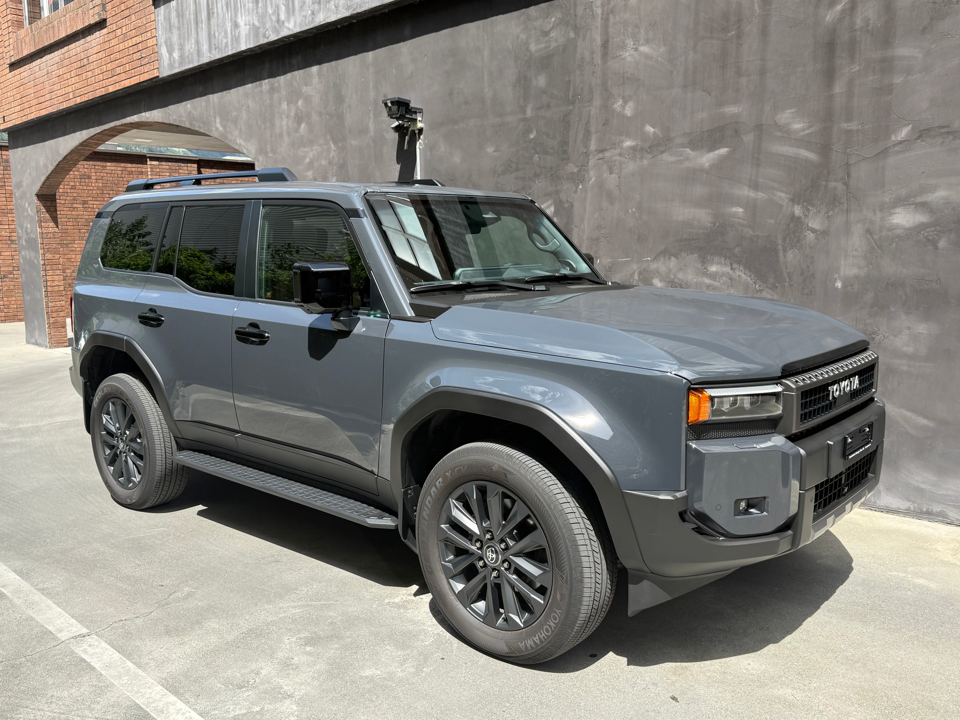 TOYOTA Land Cruiser 2.8TD 48V Invincible-image-3