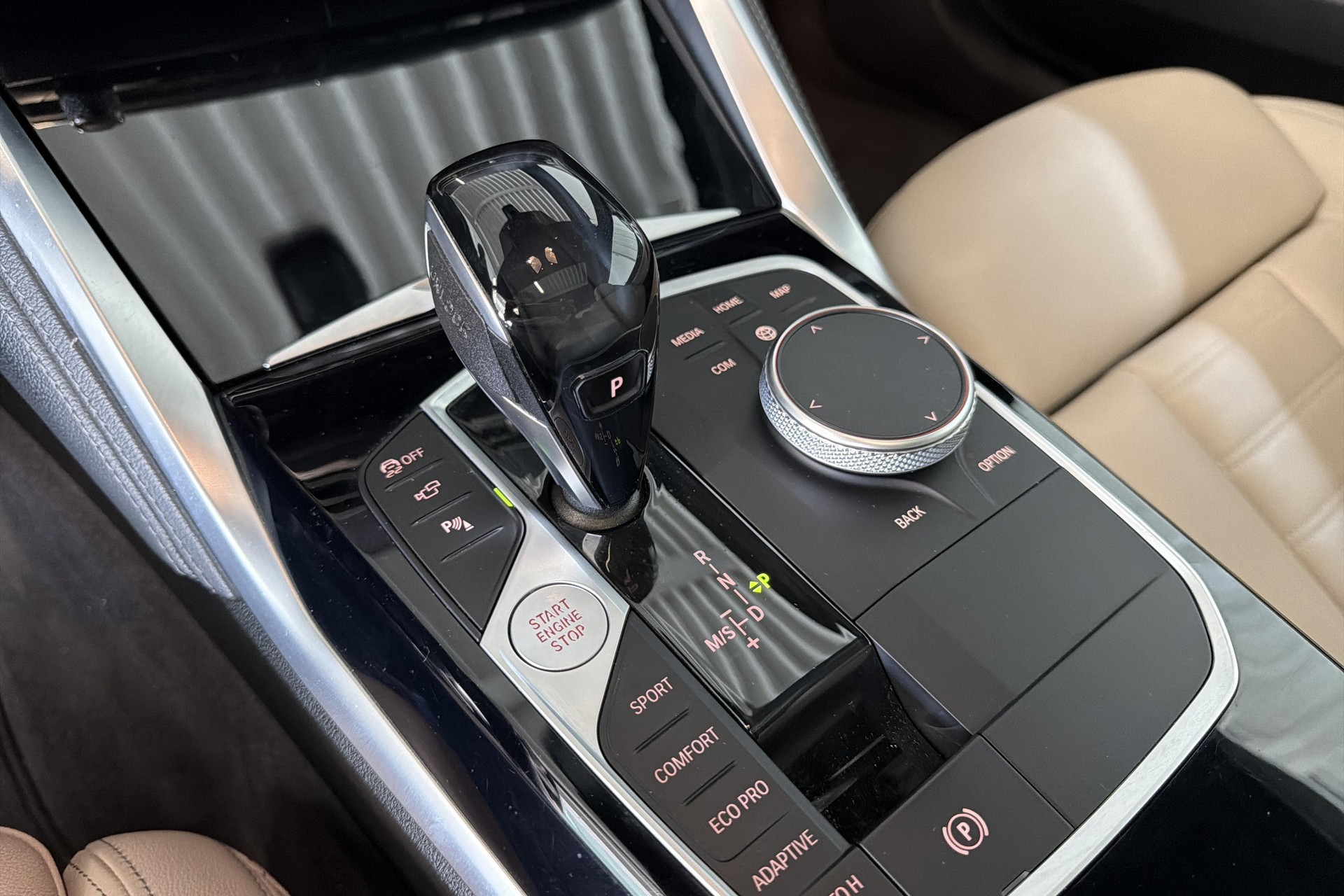 BMW M440i xDrive 48V Coupé Steptronic-image-13