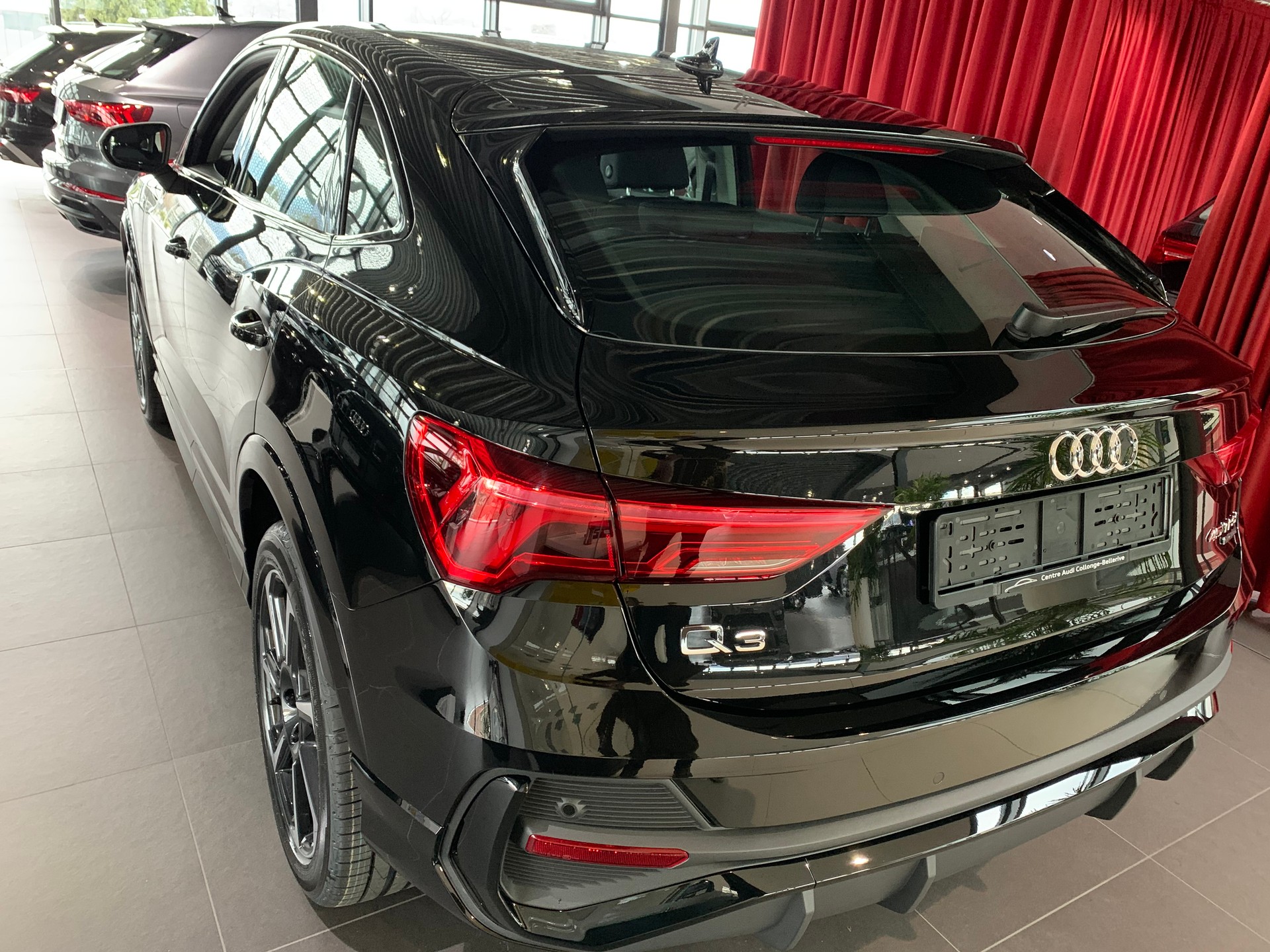 AUDI Sportback 45 TFSI S line quattro S-Tronic-image-2